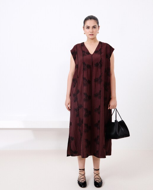 Imagen 0 de Vestido con bordados a contraste