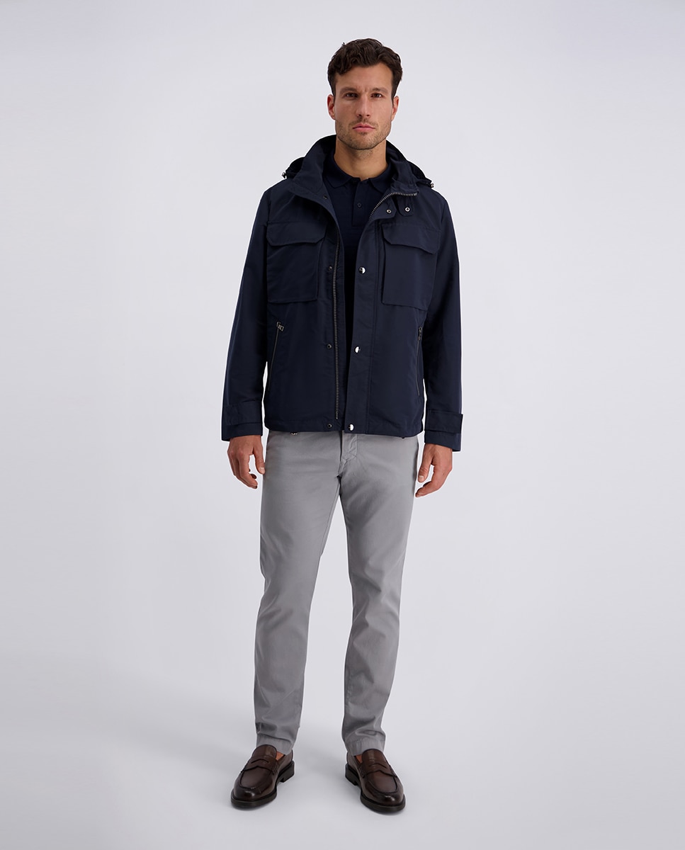 Desportiva Curta Modern Fit com Capuz Desmontável Water Repellent - Bege Azul-marinho-5
