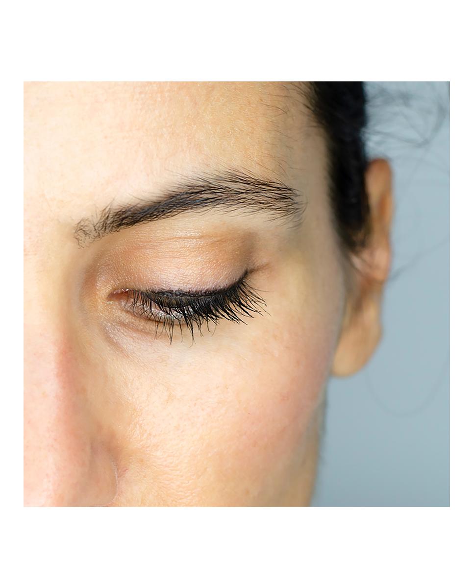 Imagen 3 de Máscara de pestañas Efecto Volumen Negro 11 ml Camaleon Cosmetics - Negro 11 ml Negro