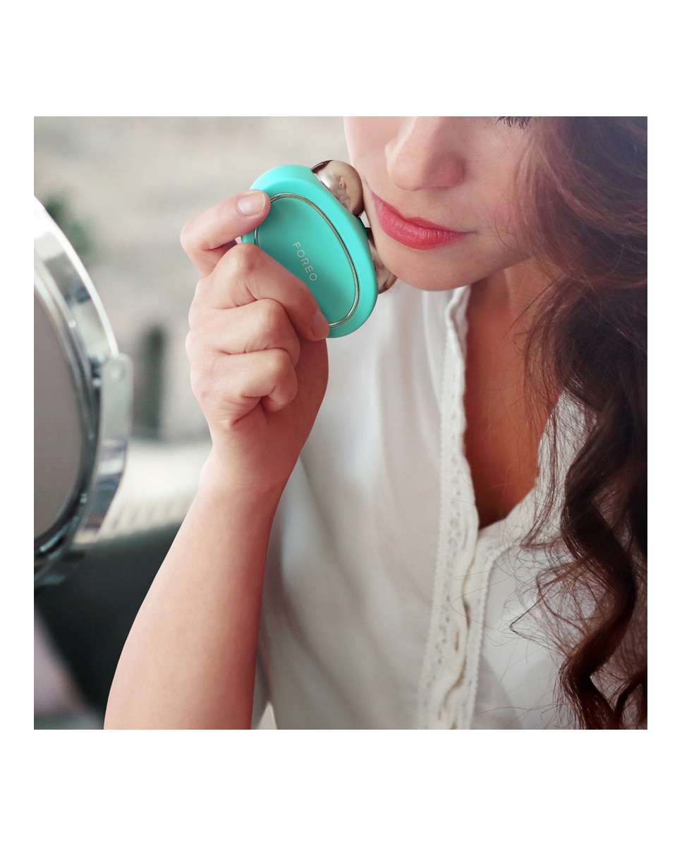 BEAR ™ Dispositivo facial tonificante FOREO - Mint Mint-5