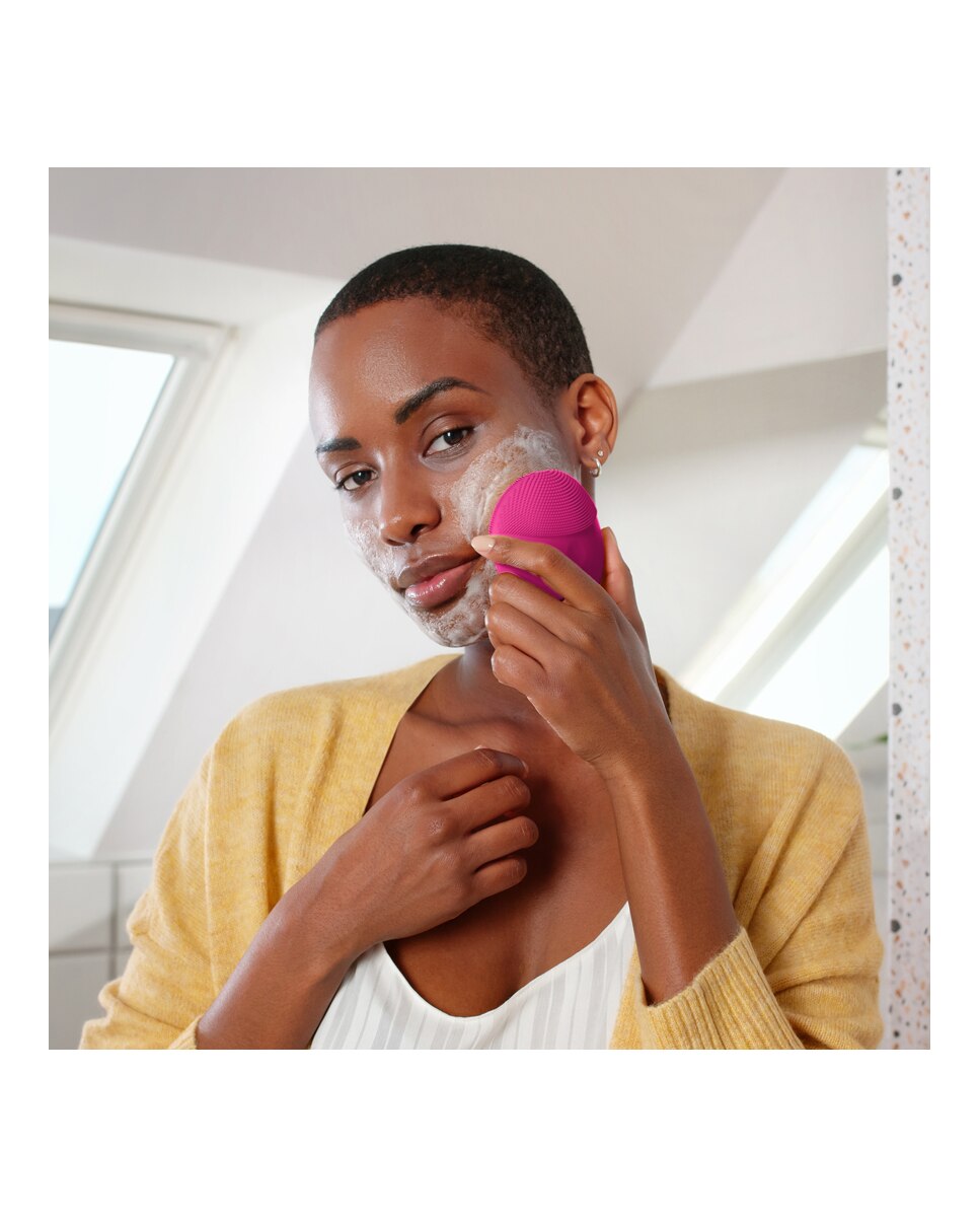 LUNA ™ mini 3 - Dispositivo eléctrico de limpieza facial para todo tipo de pieles FOREO - Fuchsia Fuchsia-5