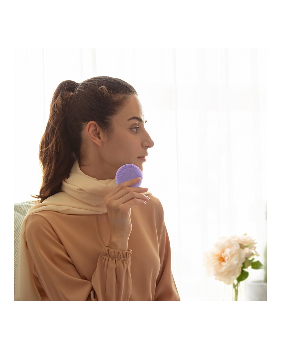 LUNA™ 4 go - Dispositivo de limpieza y reafirmante facial para todo tipo de pieles FOREO - Lavender Lavender-5