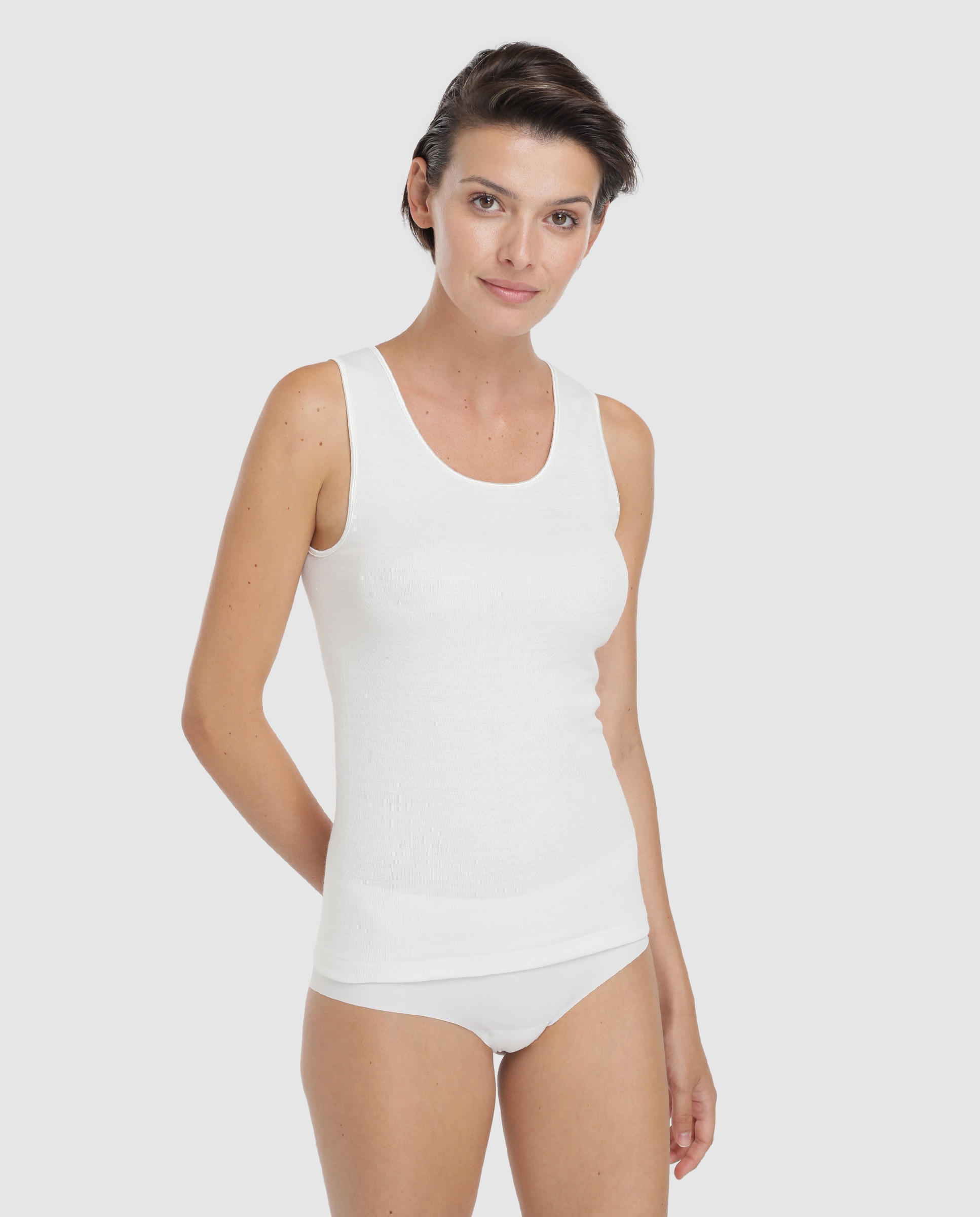 Imagem 0 de T-shirt branca de alças largas