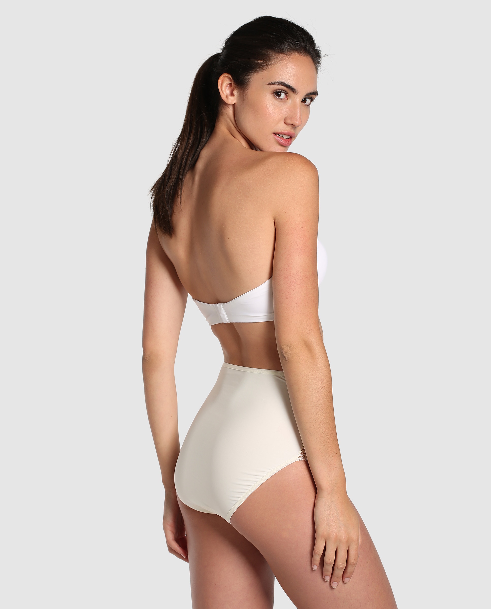 Cueca de mulher Janira clássica alta Cru-2