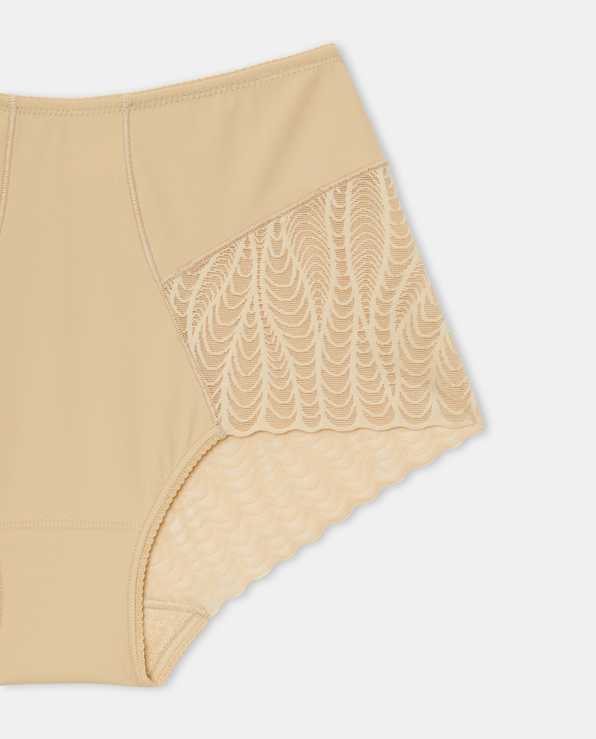 Cueca de Corte Laser com Renda Bege-4