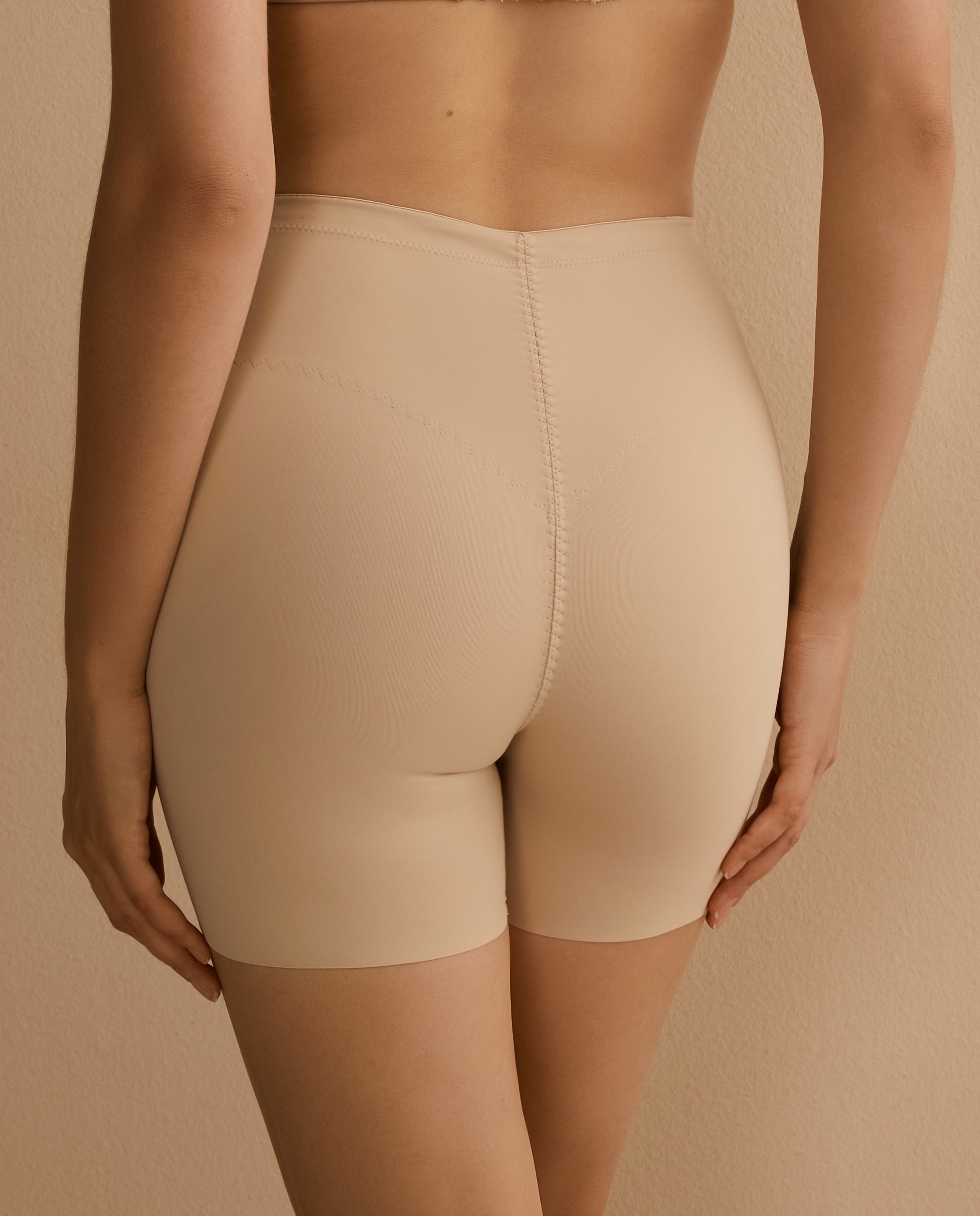 Culotte de Controlo com Corte Laser Bege-2