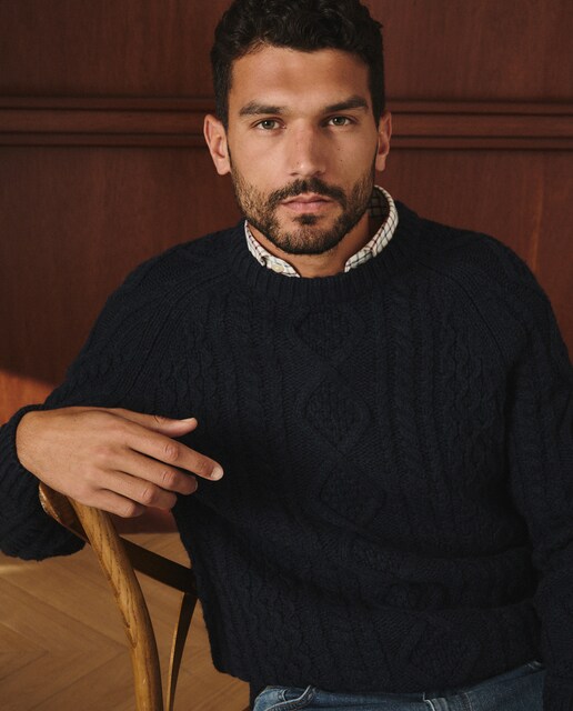 Imagen 0 de Jersey de hombre con cuello redondo y aranes.