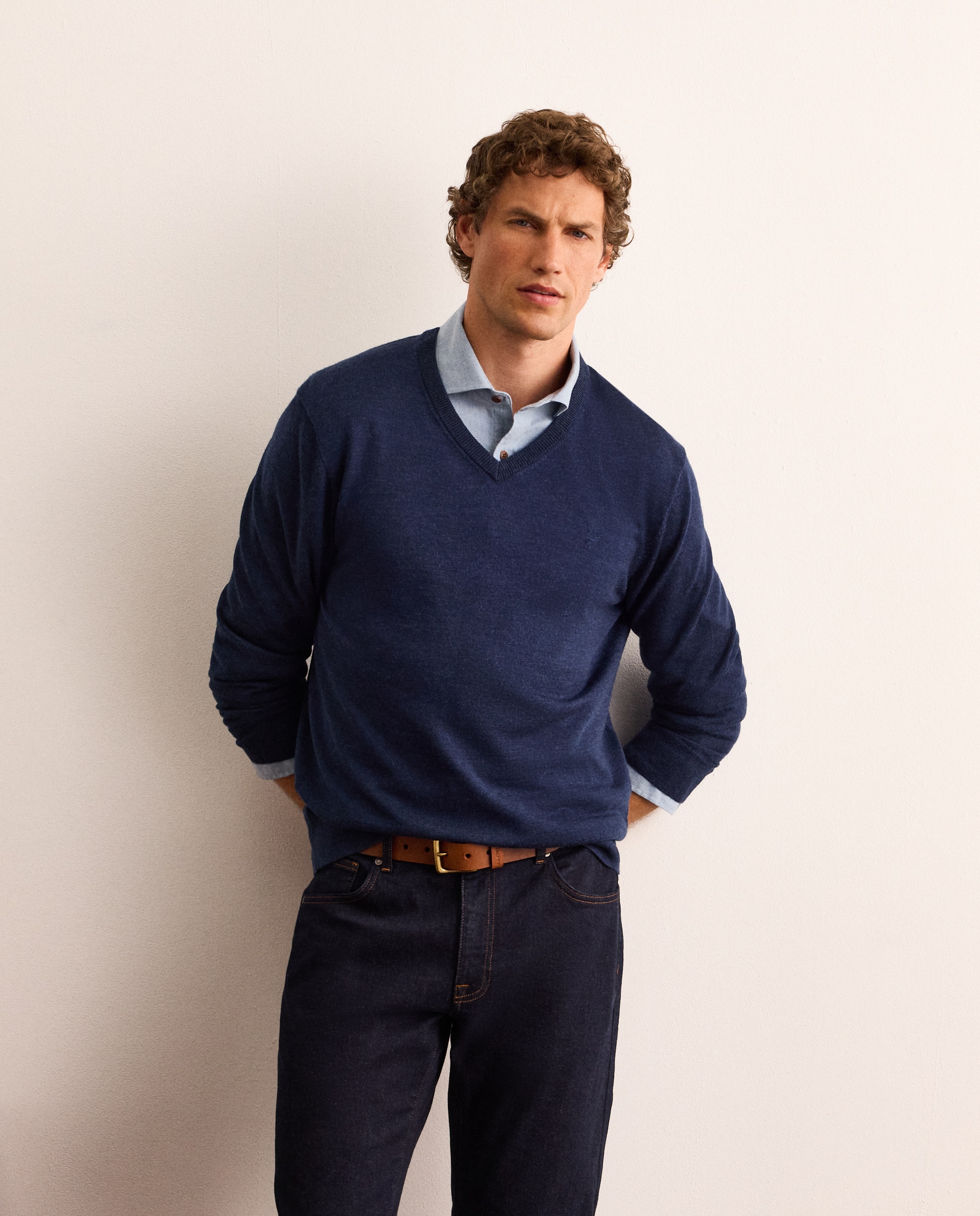 Imagen 0 de Jersey fino de lana merino con cuello de pico hombre Azul marino