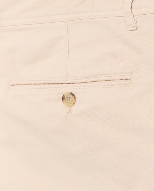 Pantalón chino regular fit de algodón stretch teñido en prenda hombre