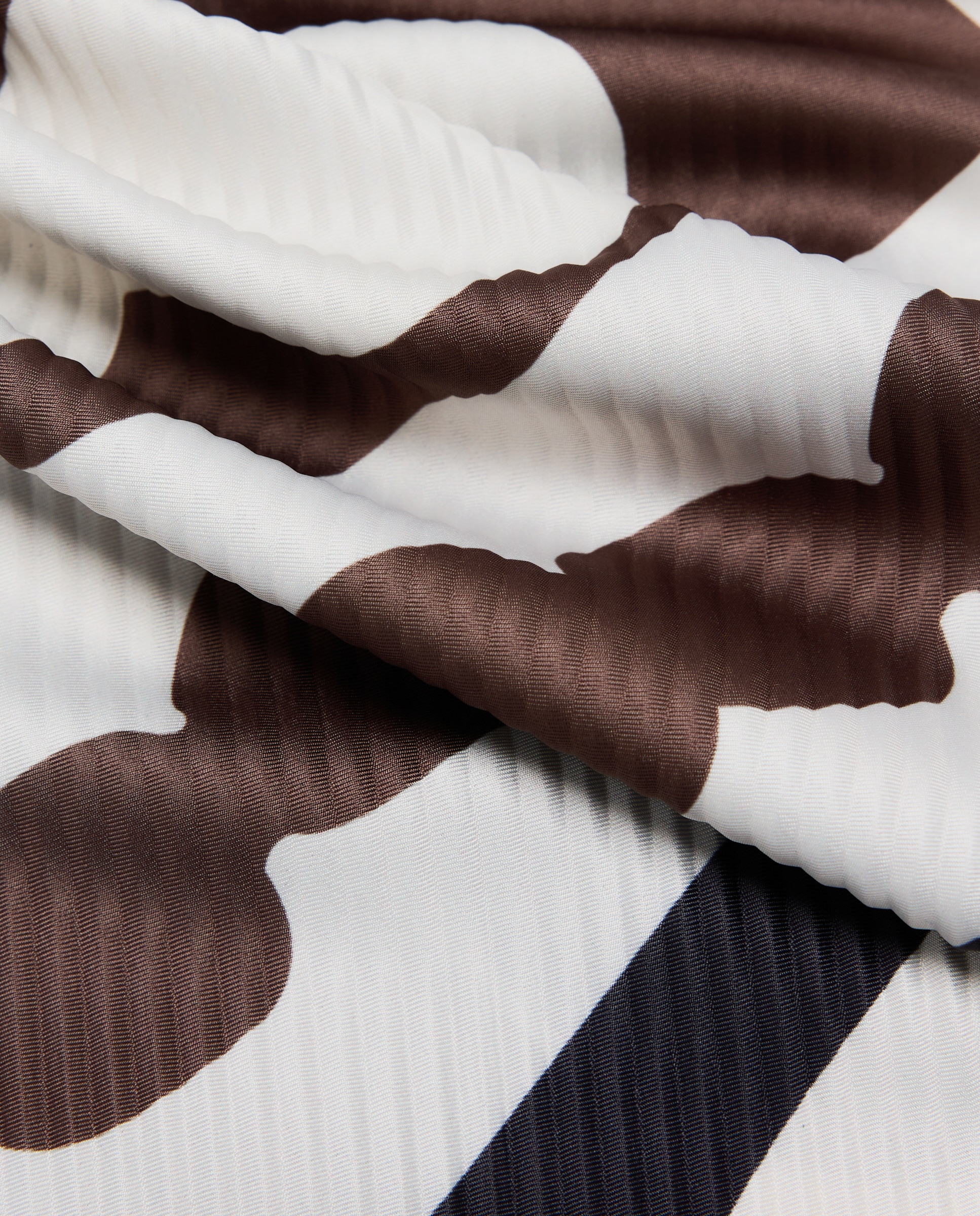 Lenço Plissado com Estampado Castanho-3