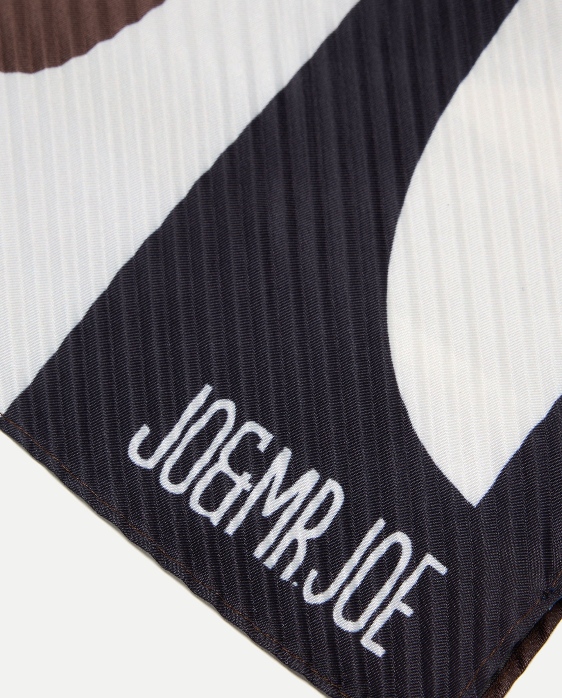 Lenço Plissado com Estampado Castanho-4