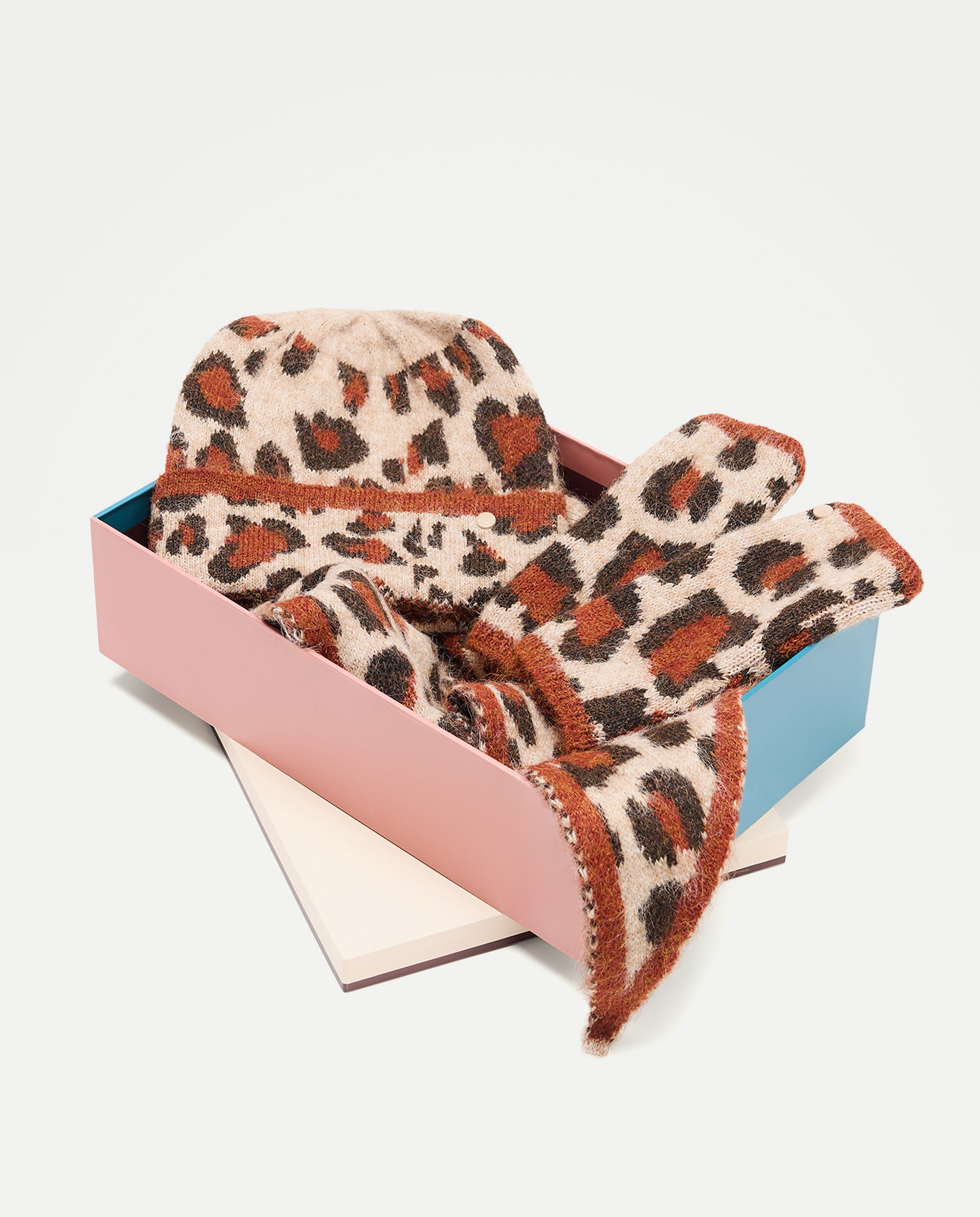 Conjunto de Gorro, Xaile e Luvas com Estampado de Manchas 120 Cru-5