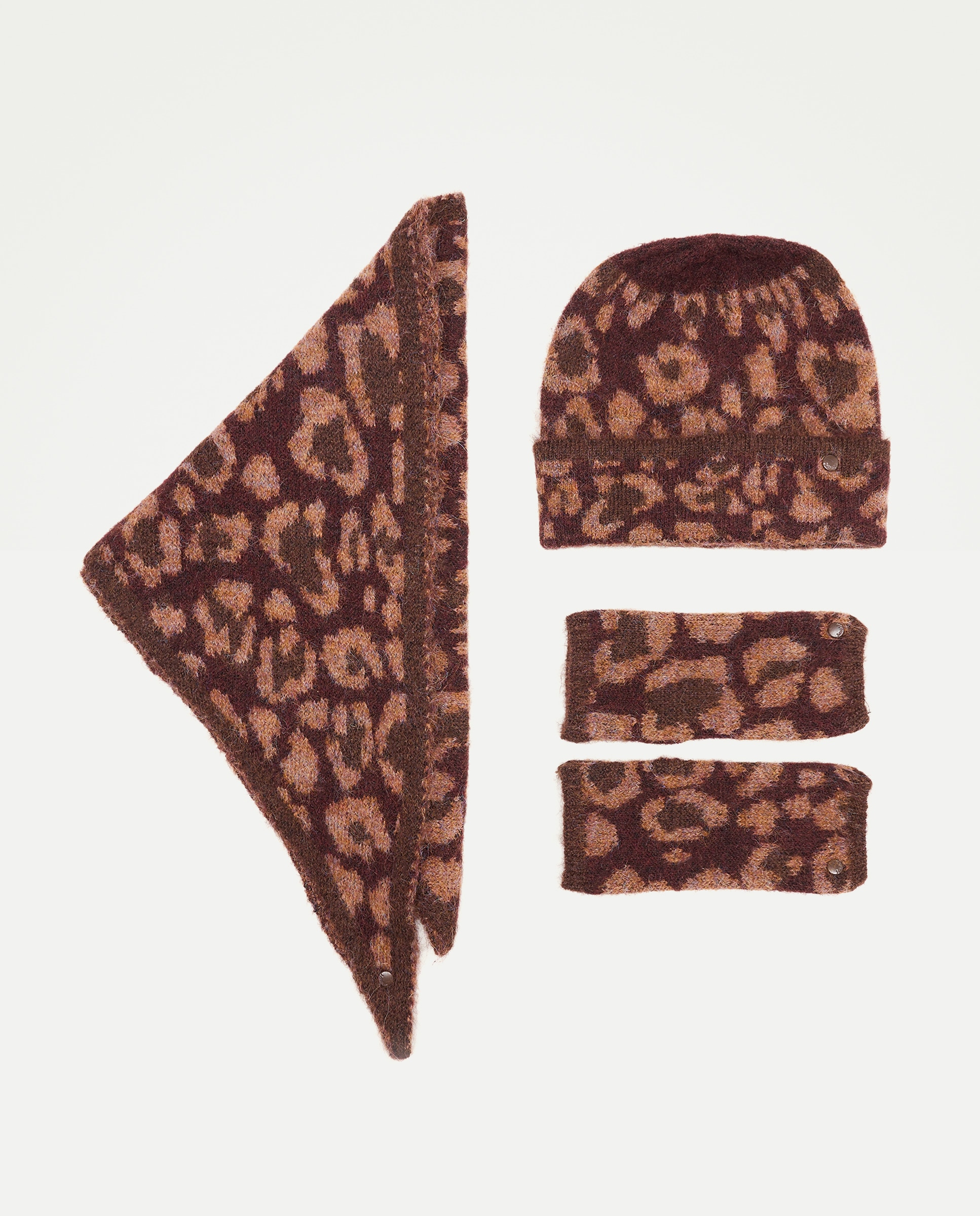 Imagem 0 de Conjunto de Gorro, Xaile e Luvas com Estampado de Manchas