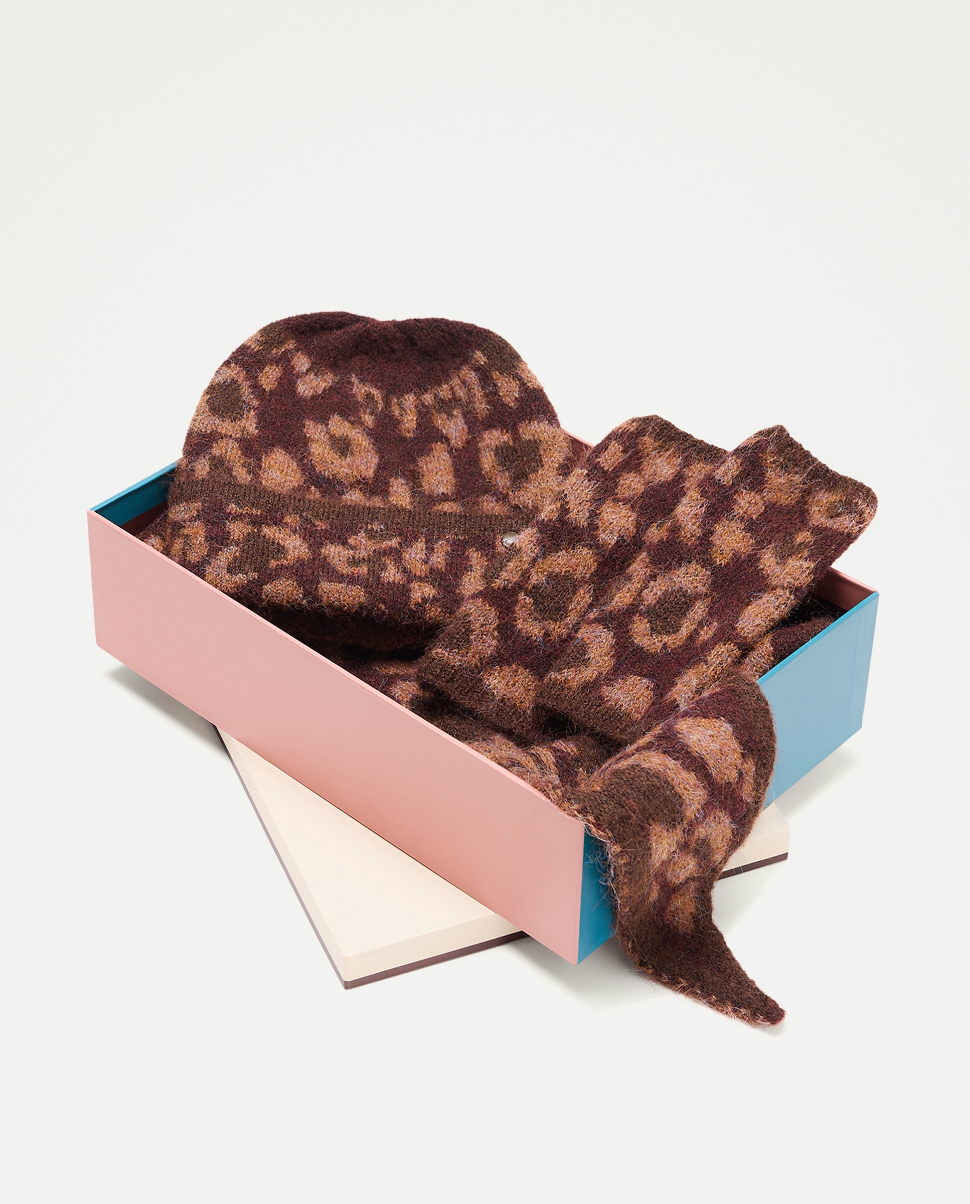 Conjunto de Gorro, Xaile e Luvas com Estampado de Manchas Bordeaux-5
