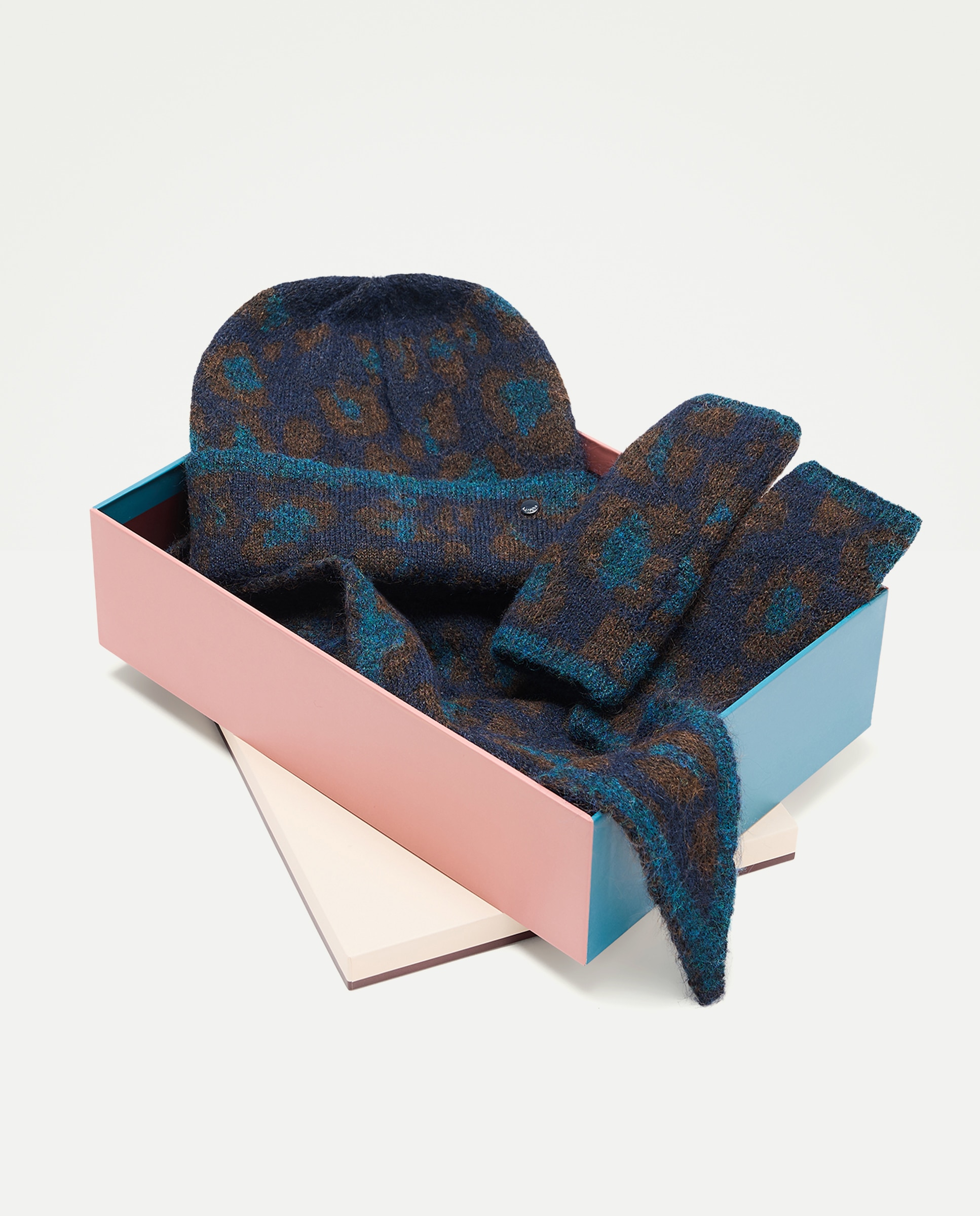 Conjunto de Gorro, Xaile e Luvas com Estampado de Manchas 400 Azul-5