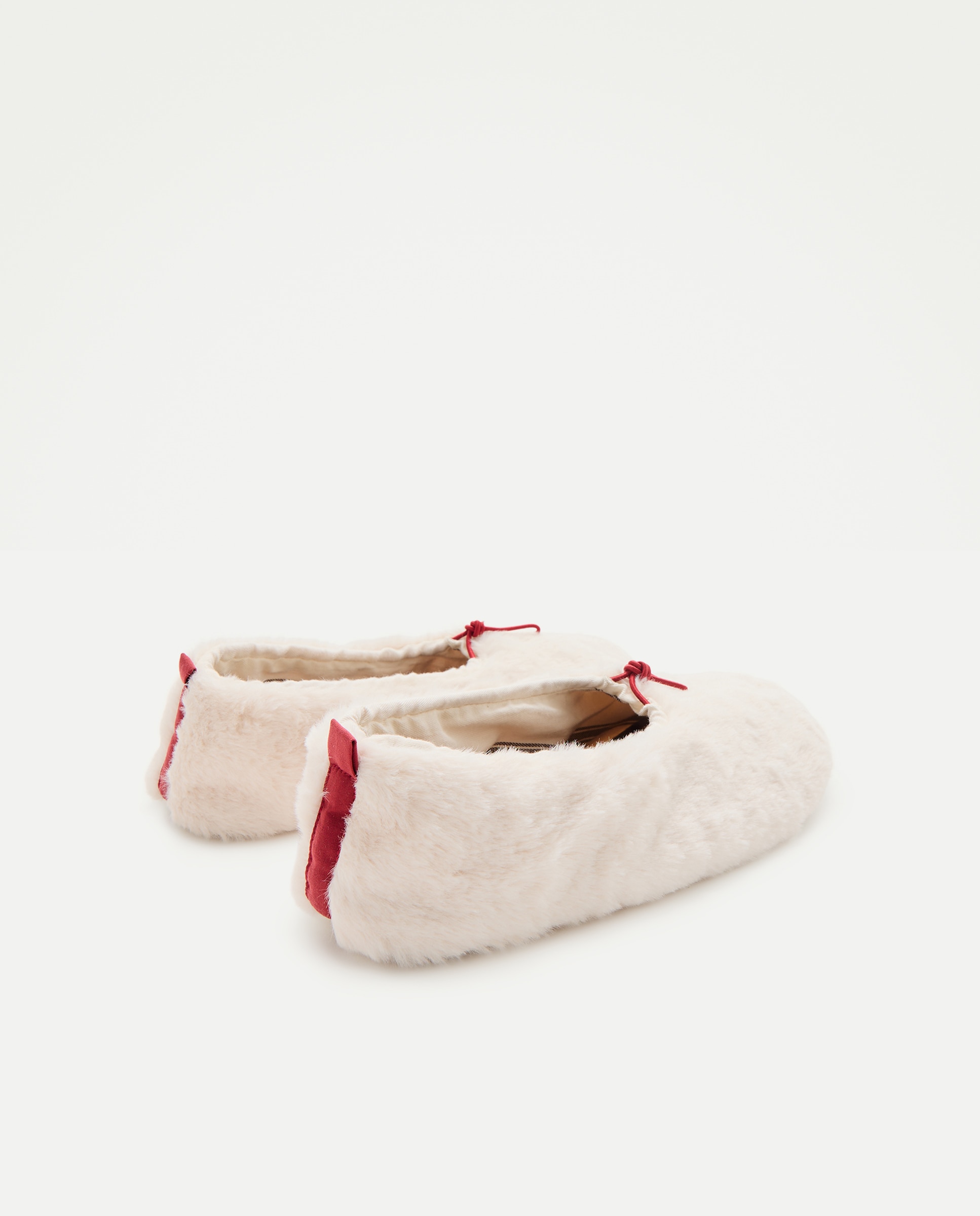 Meias Tipo Pantufas com Pelo 120 Cru-3