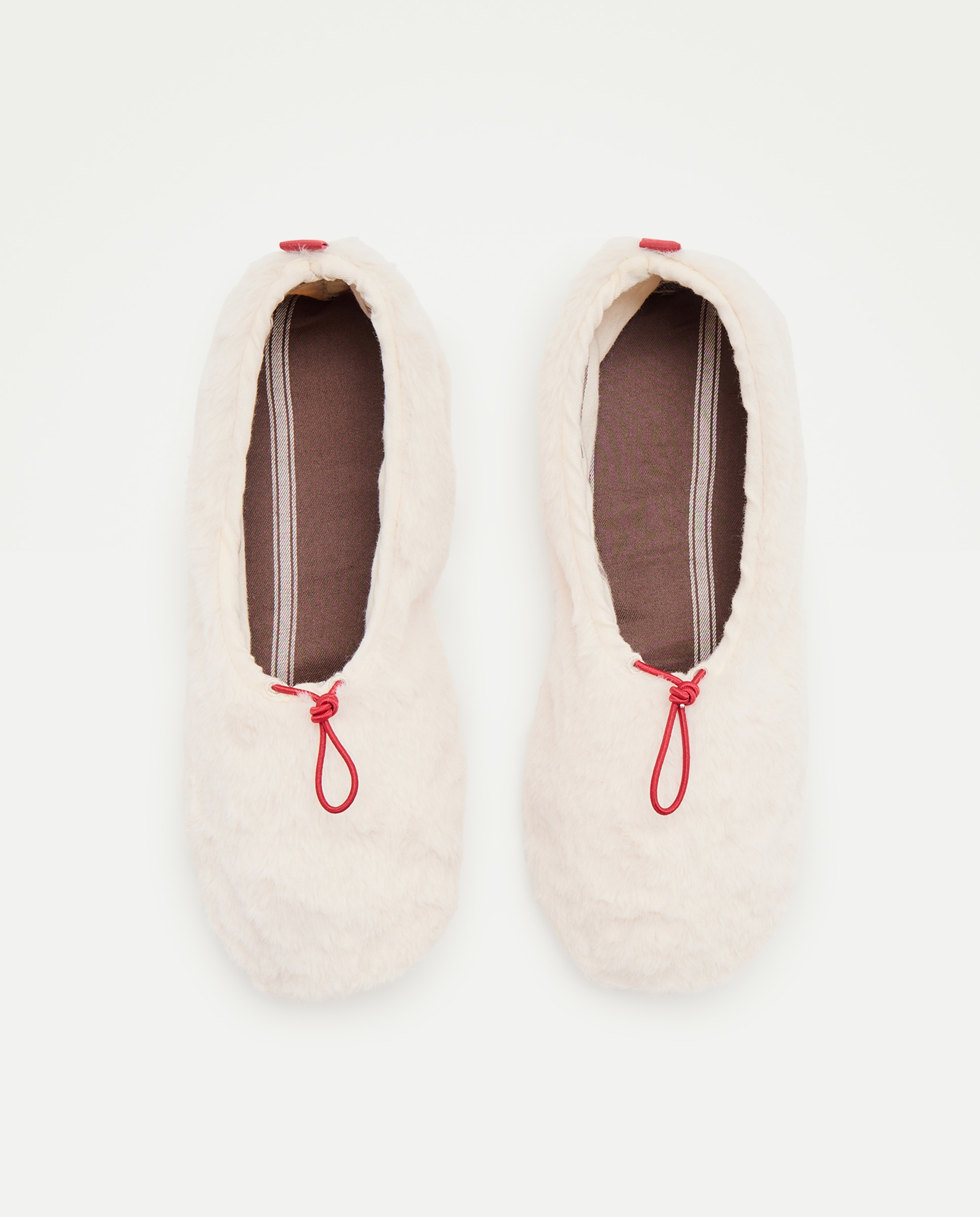 Meias Tipo Pantufas com Pelo 120 Cru-4