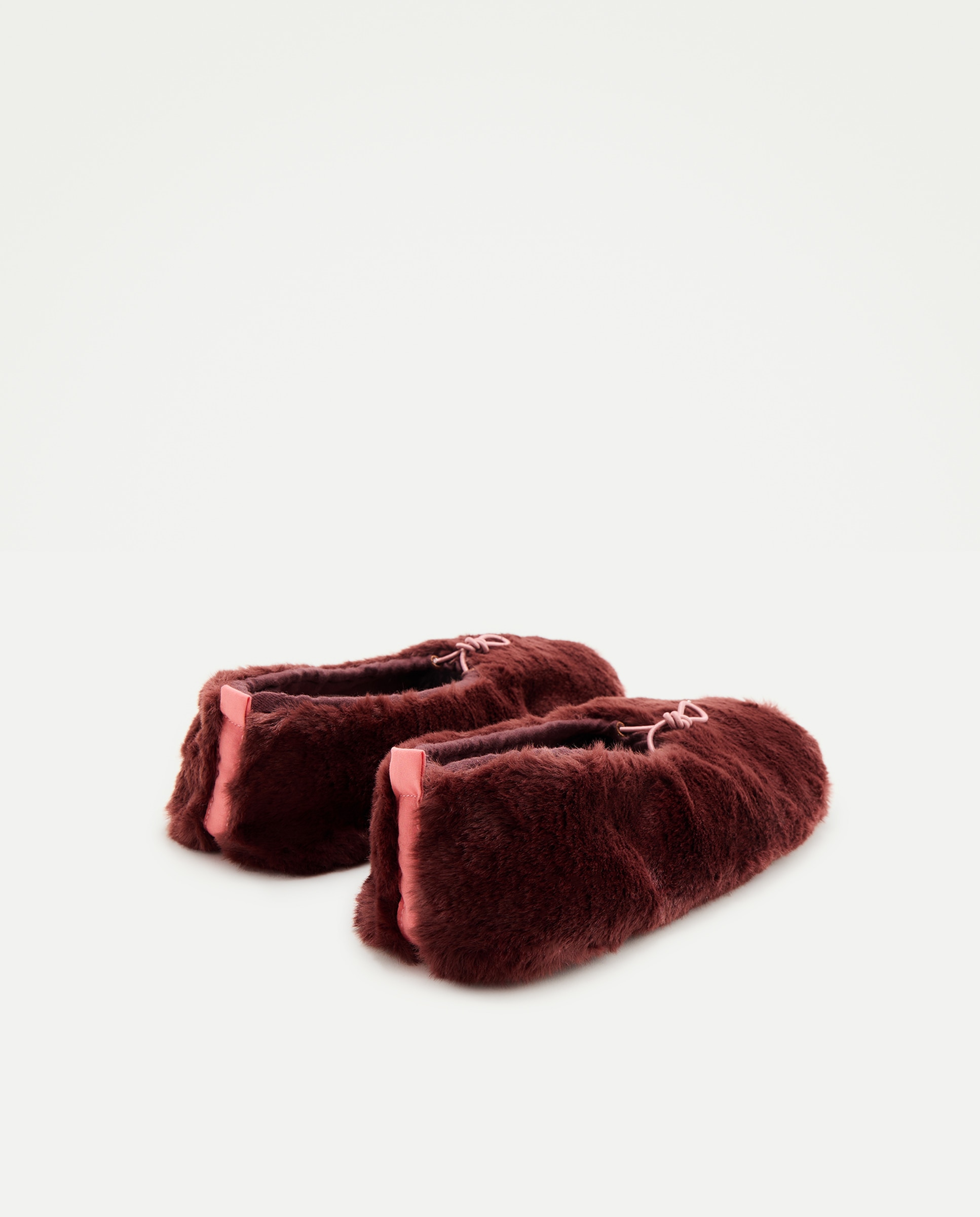 Meias Tipo Pantufas com Pelo Bordeaux-3