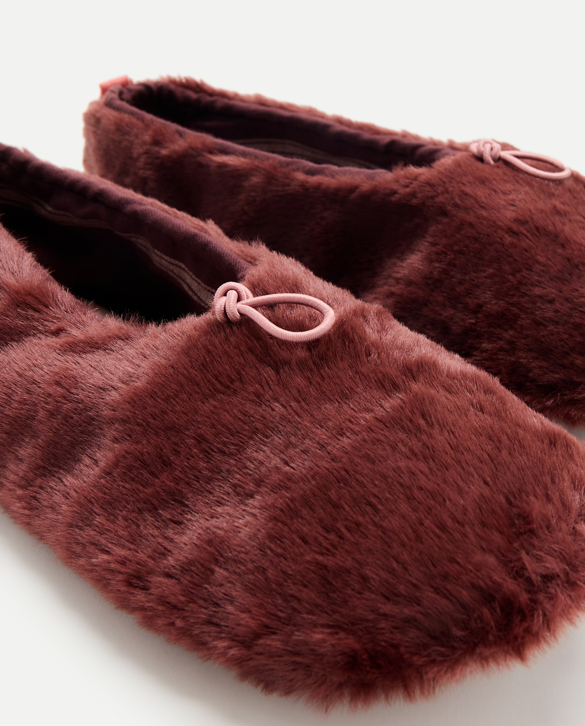 Meias Tipo Pantufas com Pelo Bordeaux-5