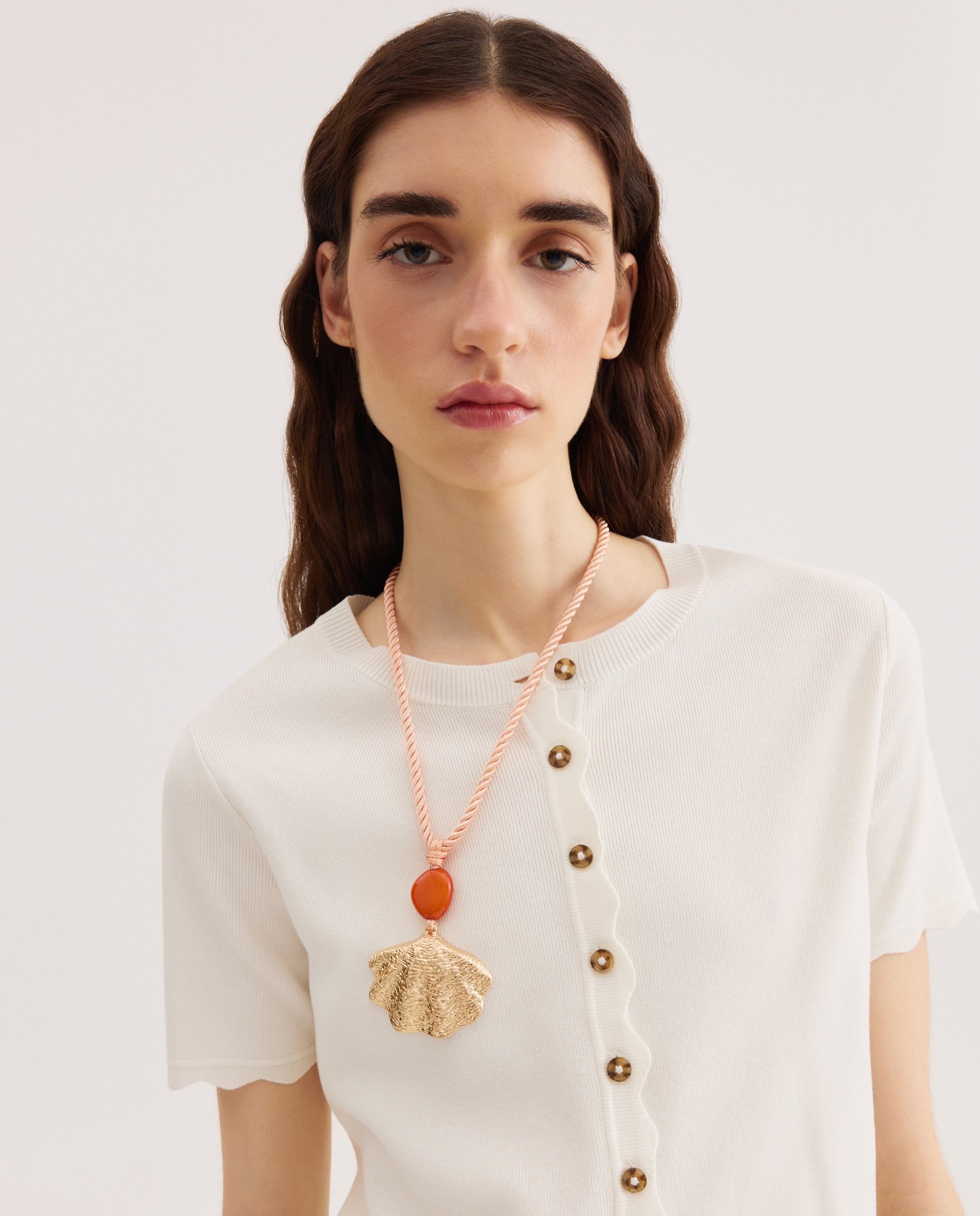 Colares Shell 390 Ouro-3