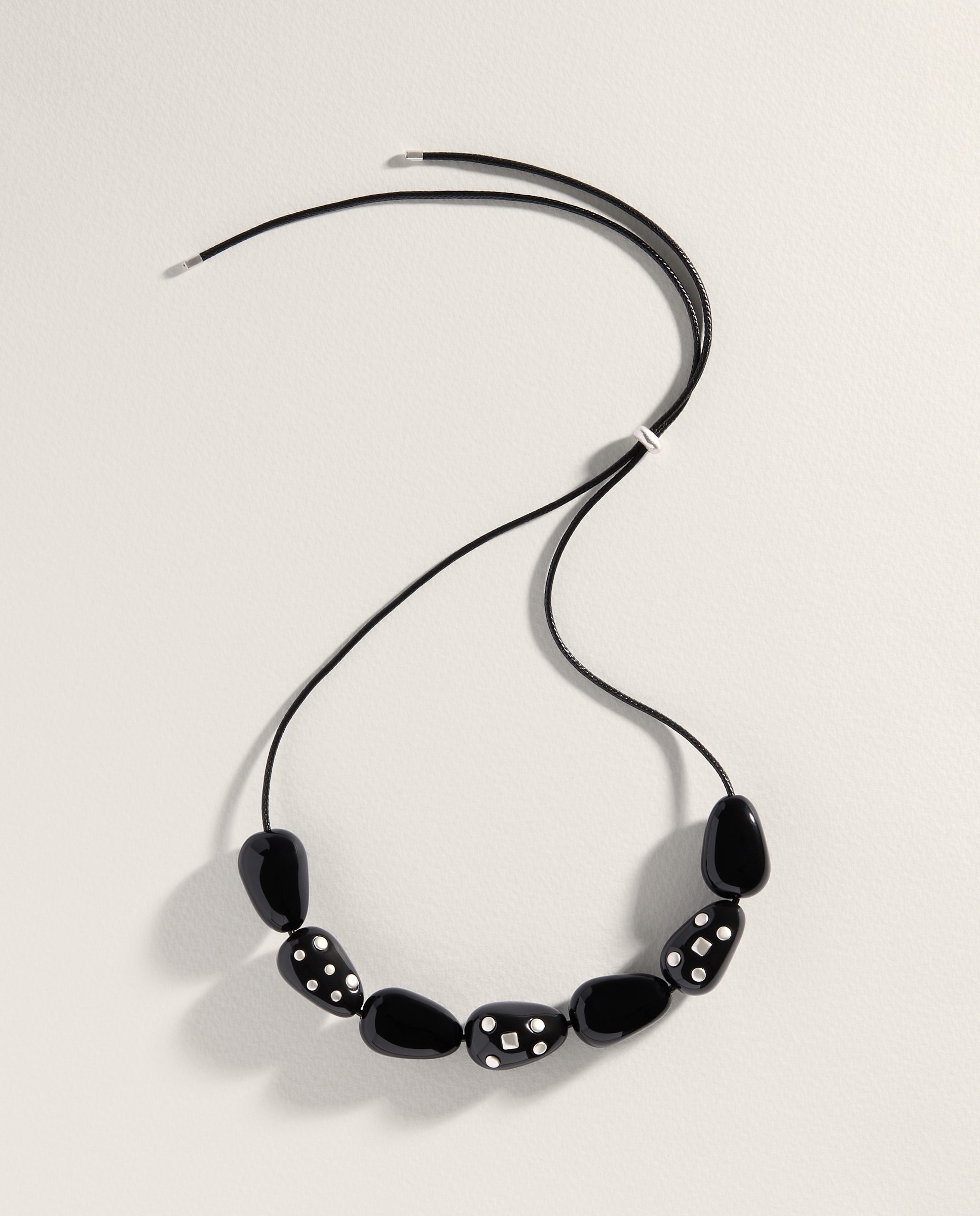 Pendente com Tachas Engastadas Preto-2