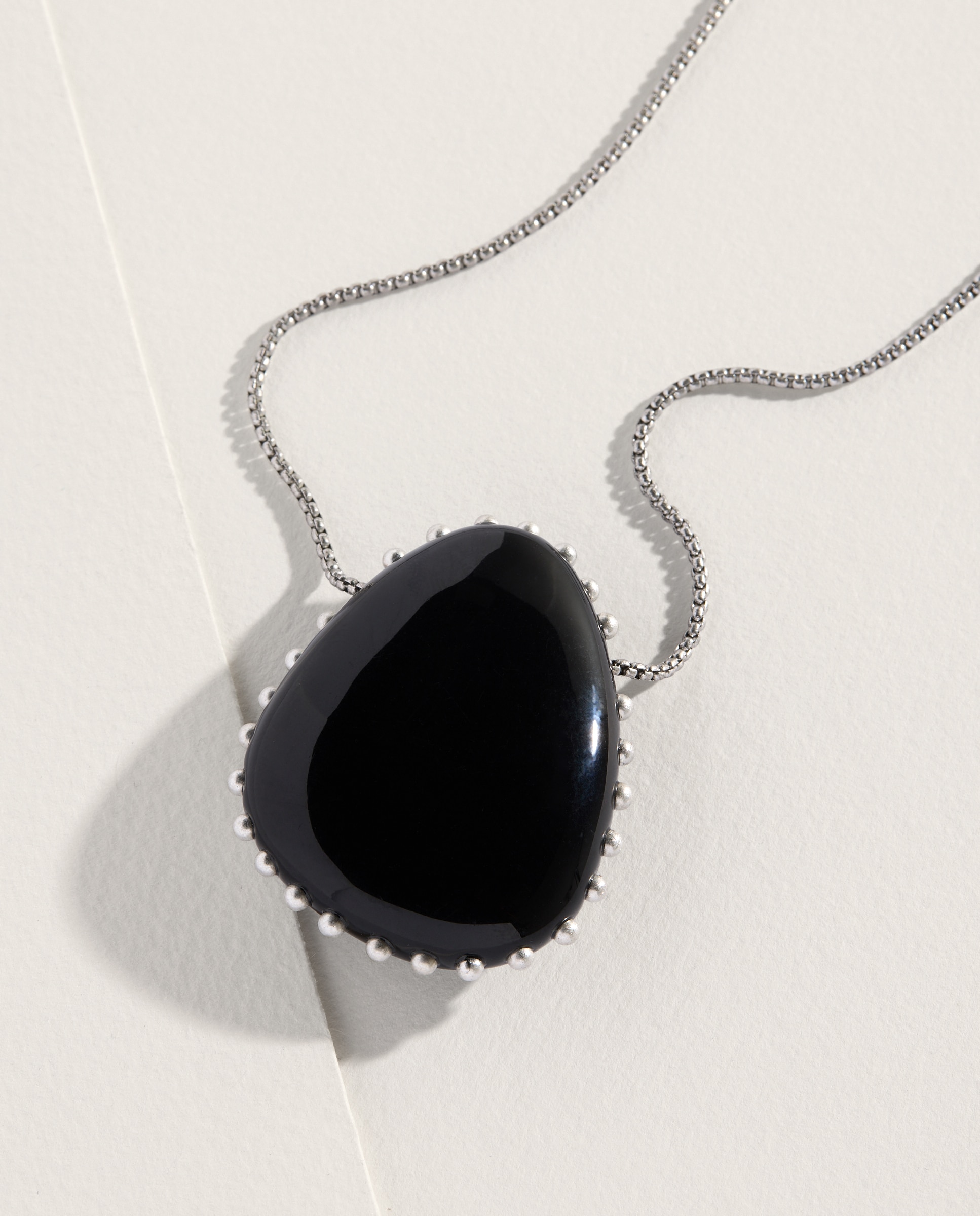 Imagem 0 de Pendente com Detalhe de Tachas
