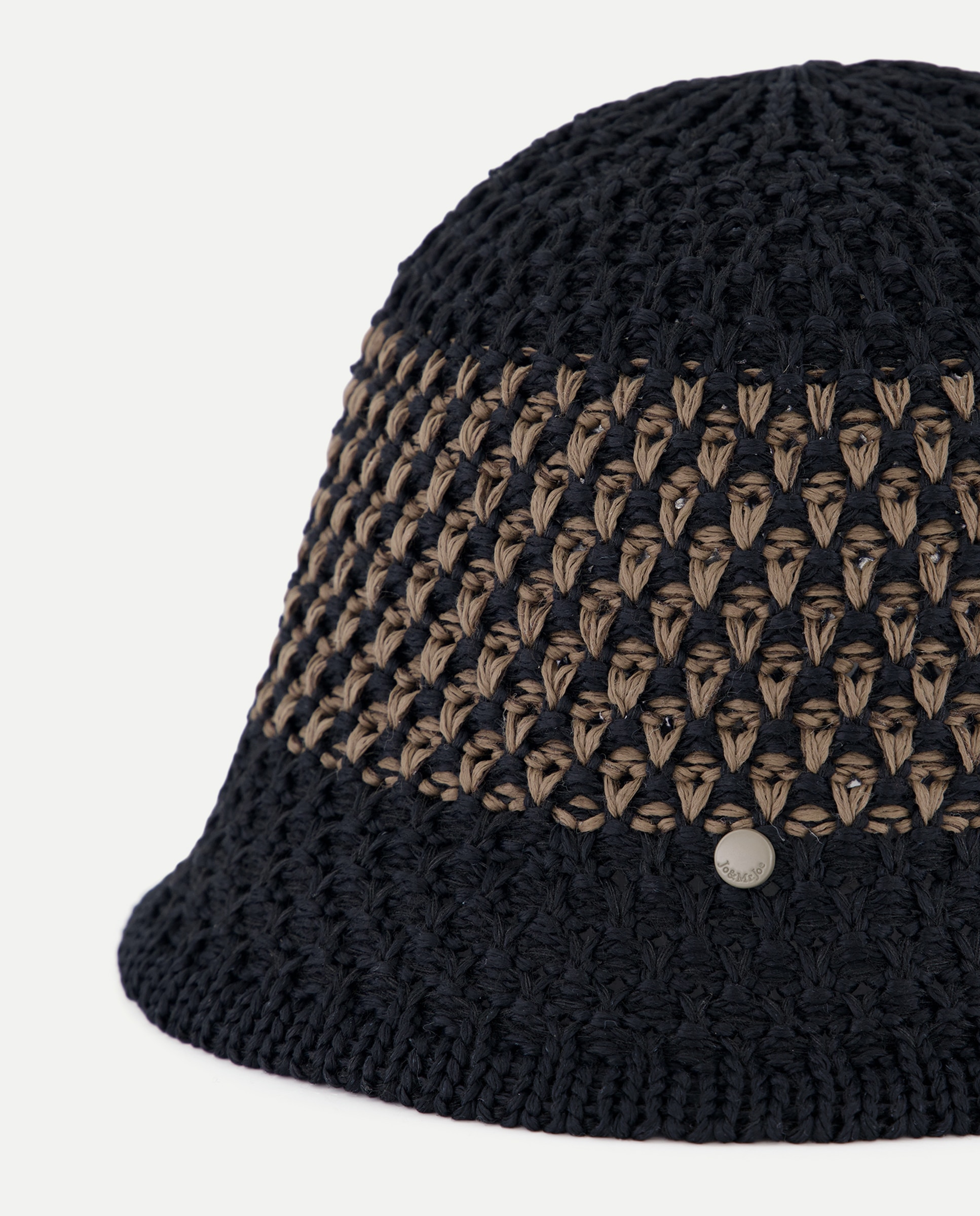 Gorro de Malha com Rebordo Decorativo em Contraste Preto-2