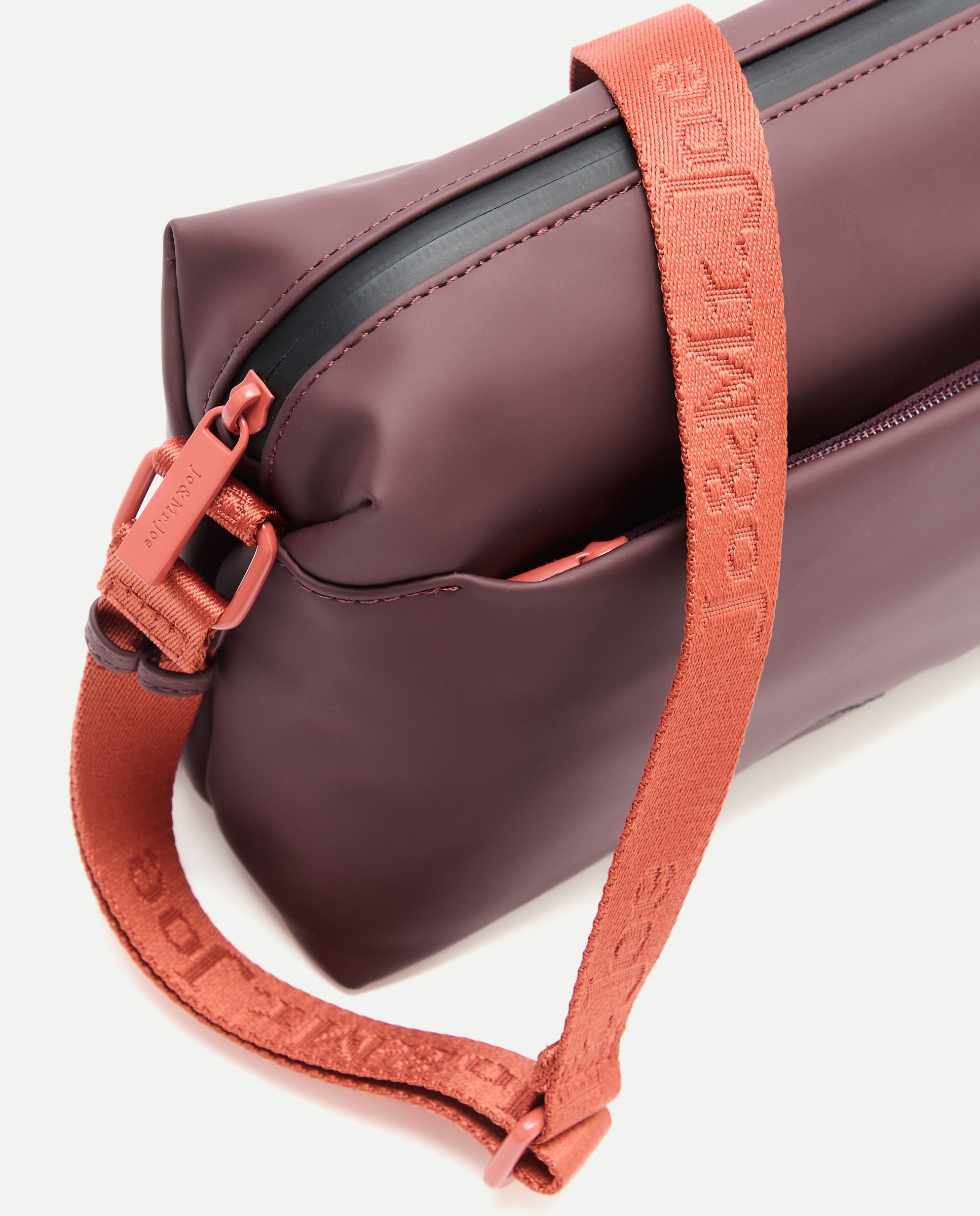 Mala a Tiracolo com Conta Floral Bordeaux-4