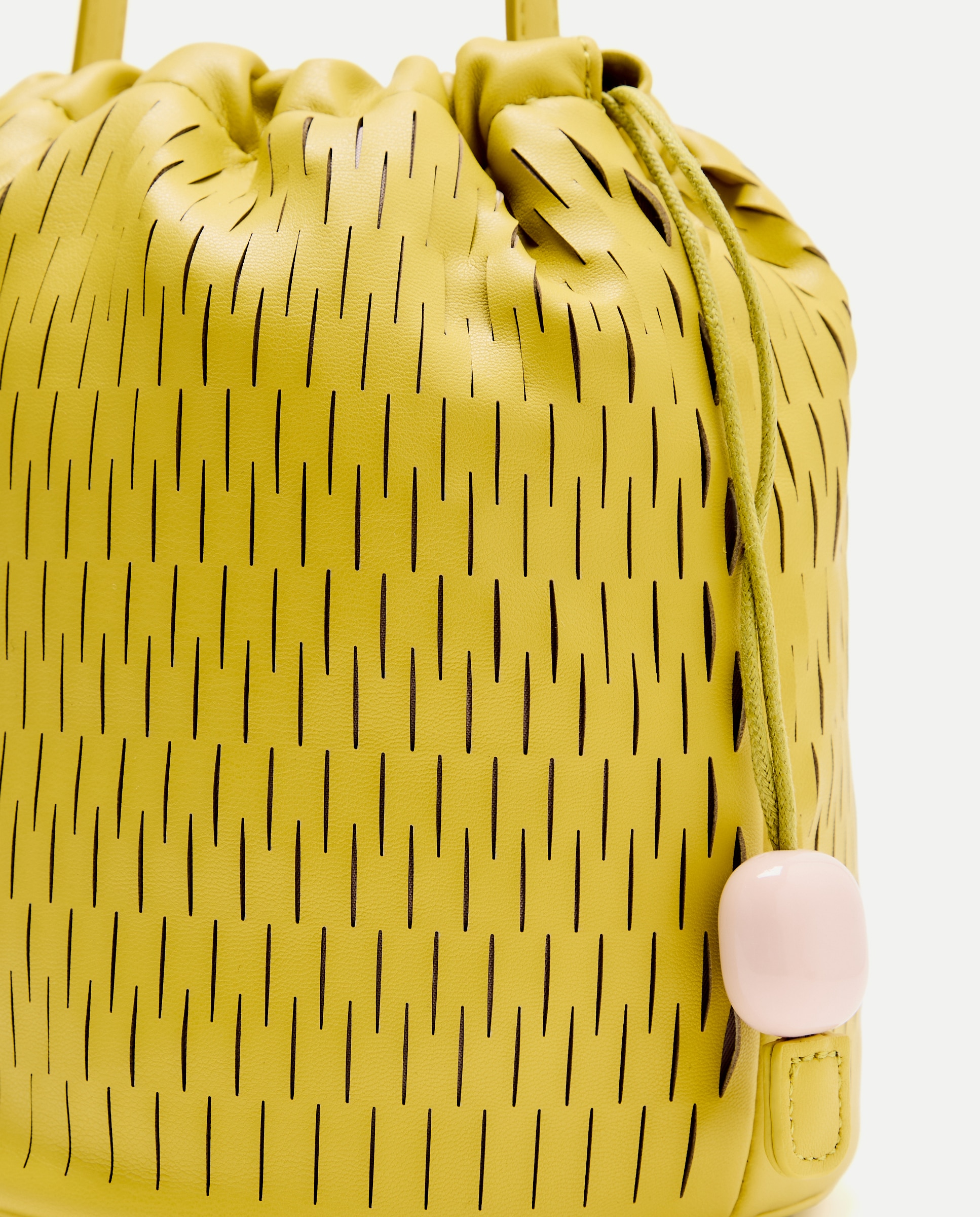 Imagem 0 de Mala a Tiracolo com Detalhe de Cortes