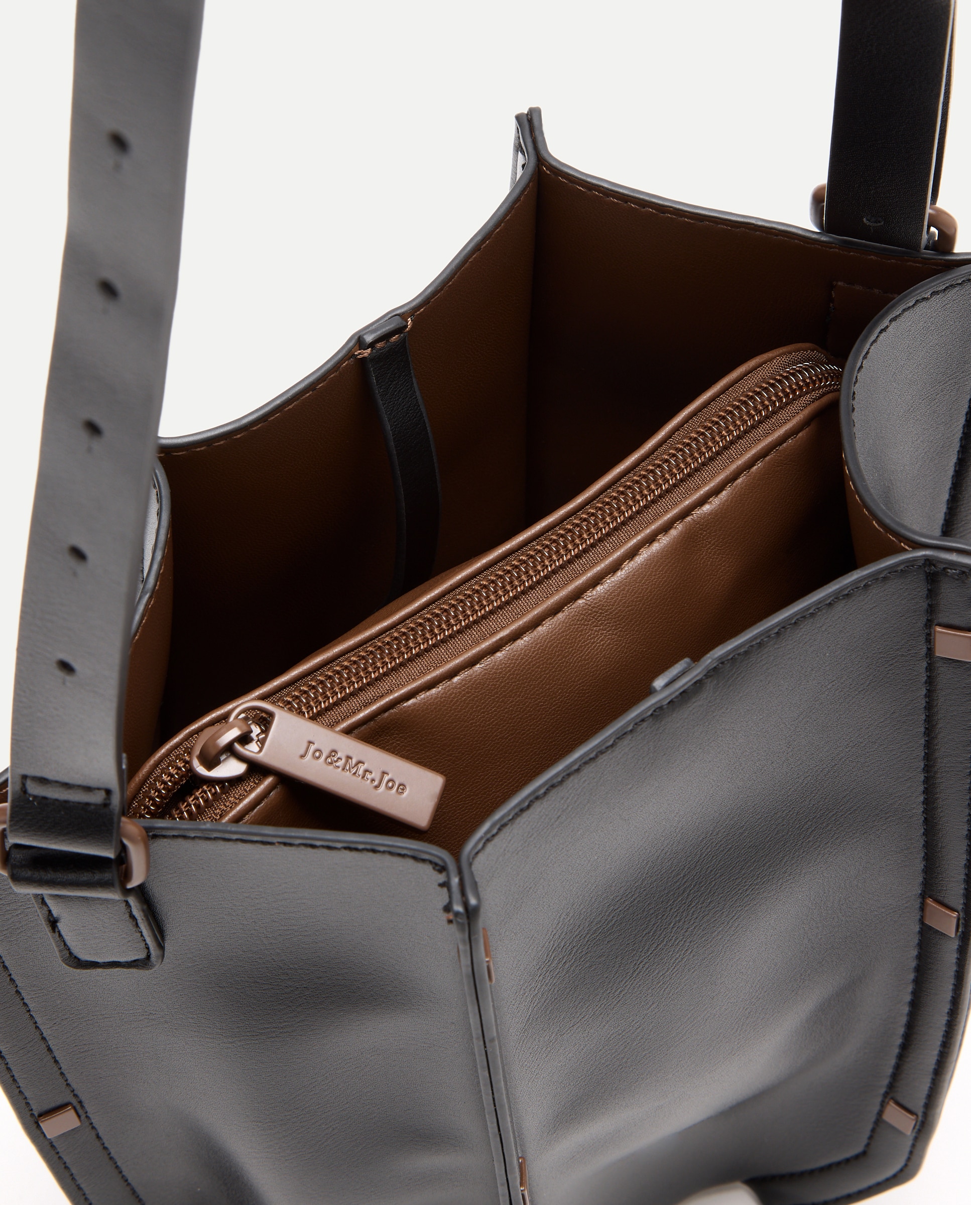 Imagen 4 de Bolso crossbody con adorno de tachas - Jo & Mr. Joe - Negro Negro