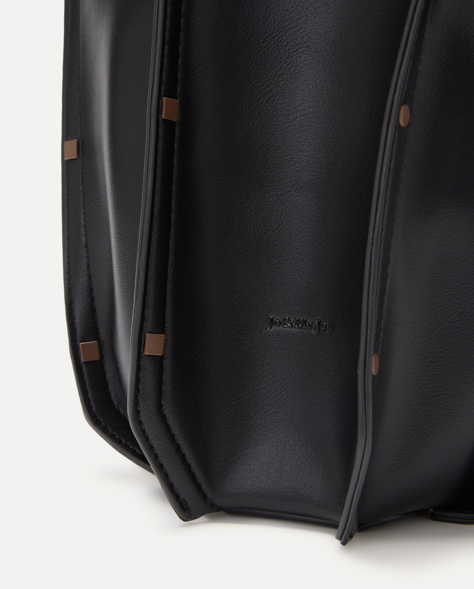 Imagen 5 de Bolso crossbody con adorno de tachas - Jo & Mr. Joe - Negro Negro