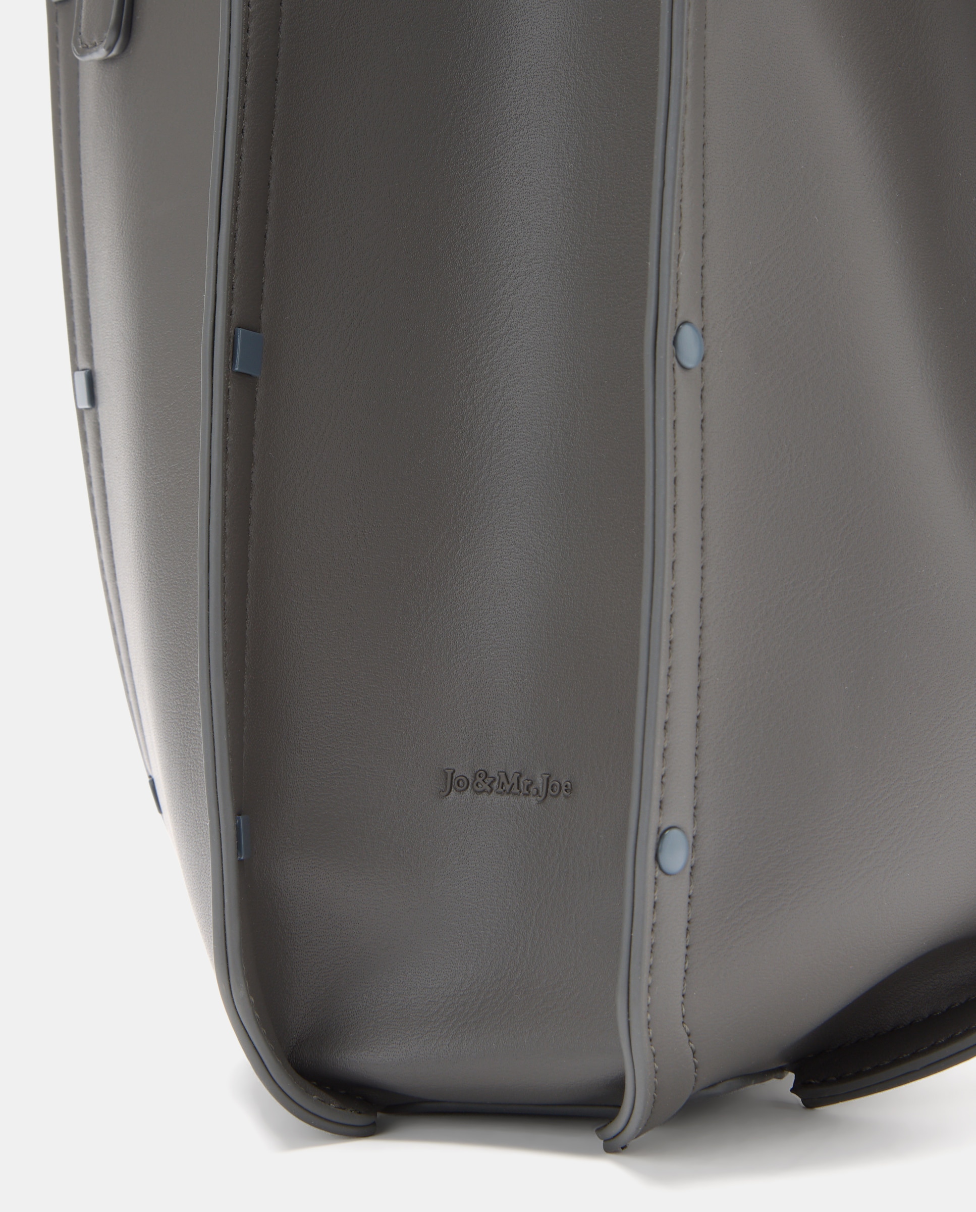 Imagen 5 de Bolso crossbody con adorno de tachas - Jo & Mr. Joe - Gris claro Gris claro