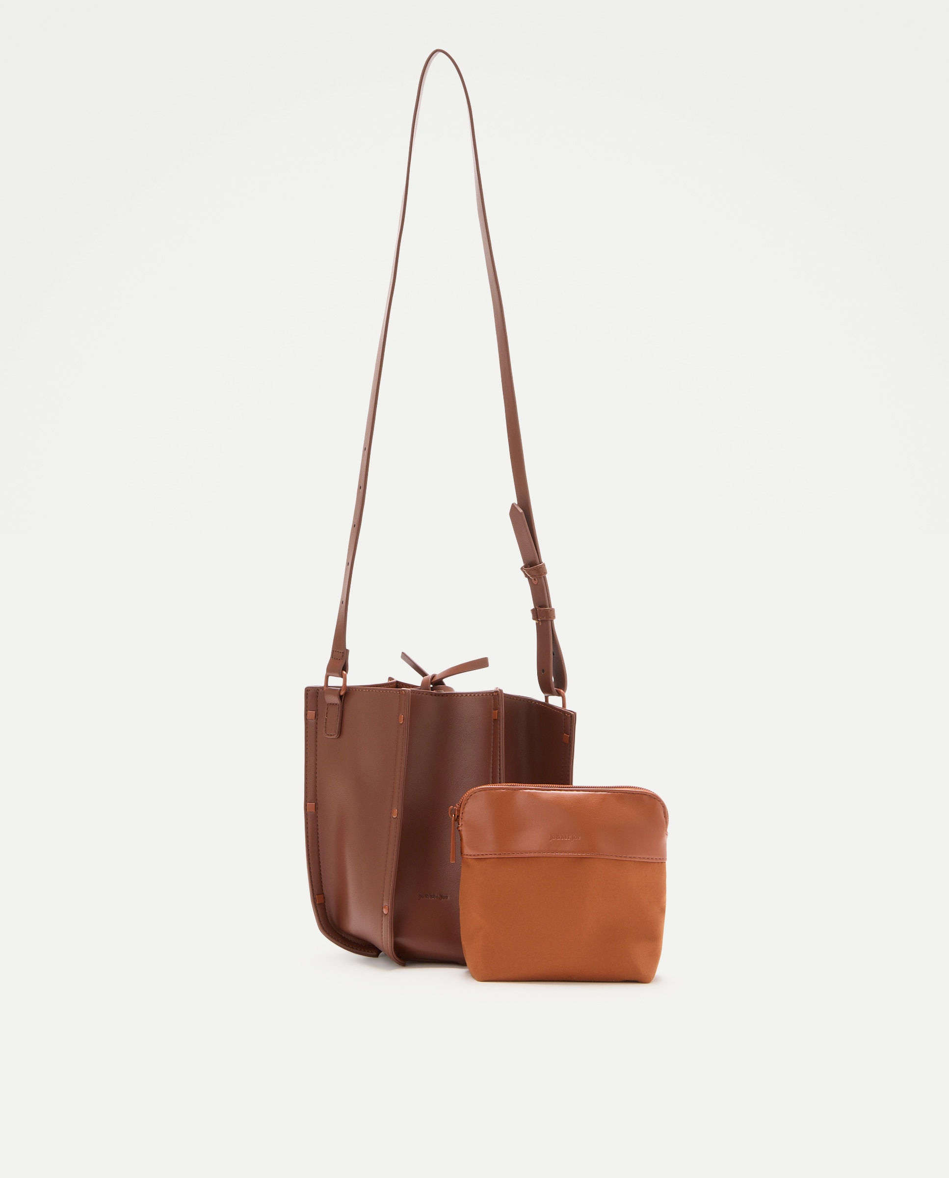 Mala Crossbody com Adorno de Tachas Chocolate-3