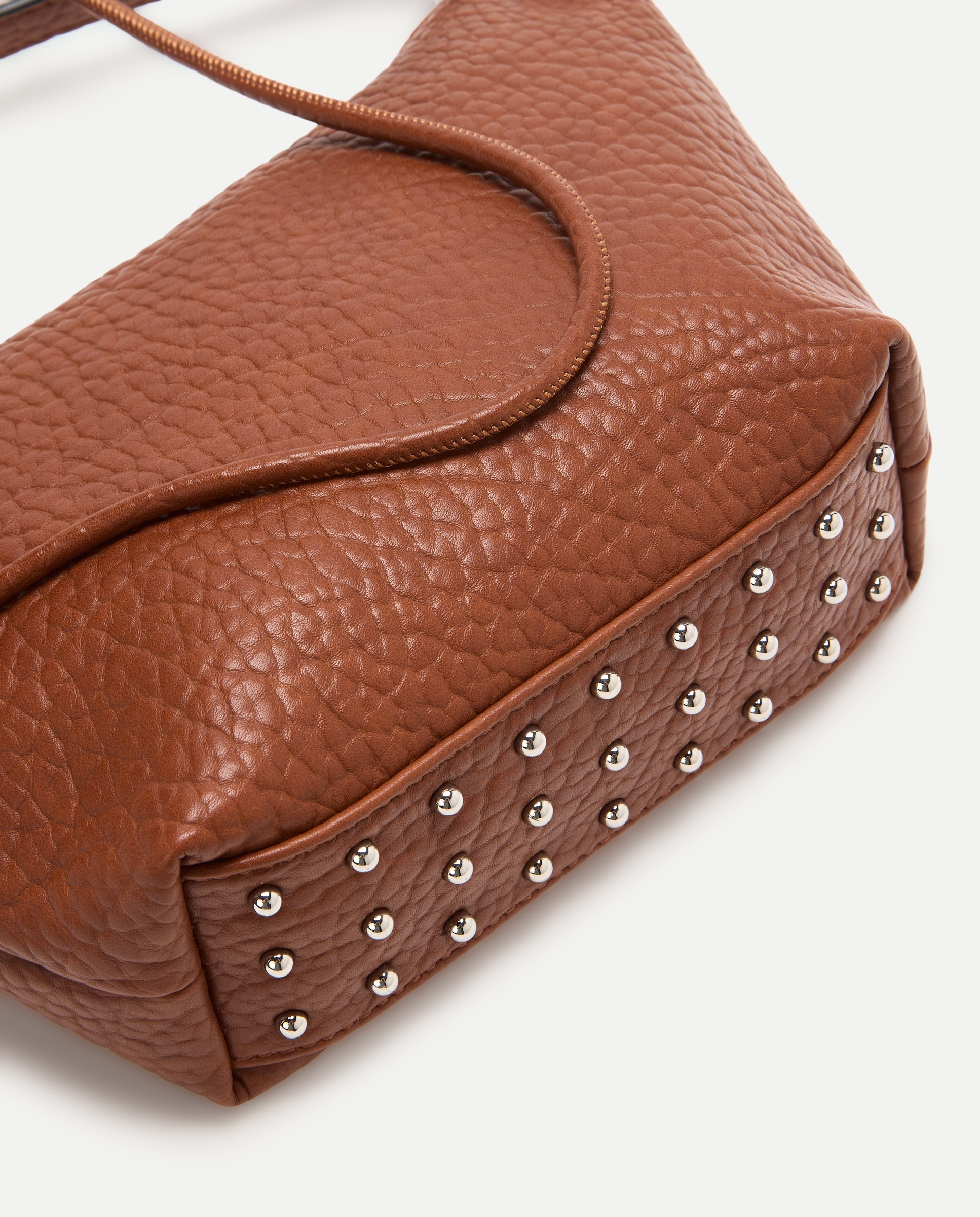 Mala Crossbody com Tachas Castanho-4