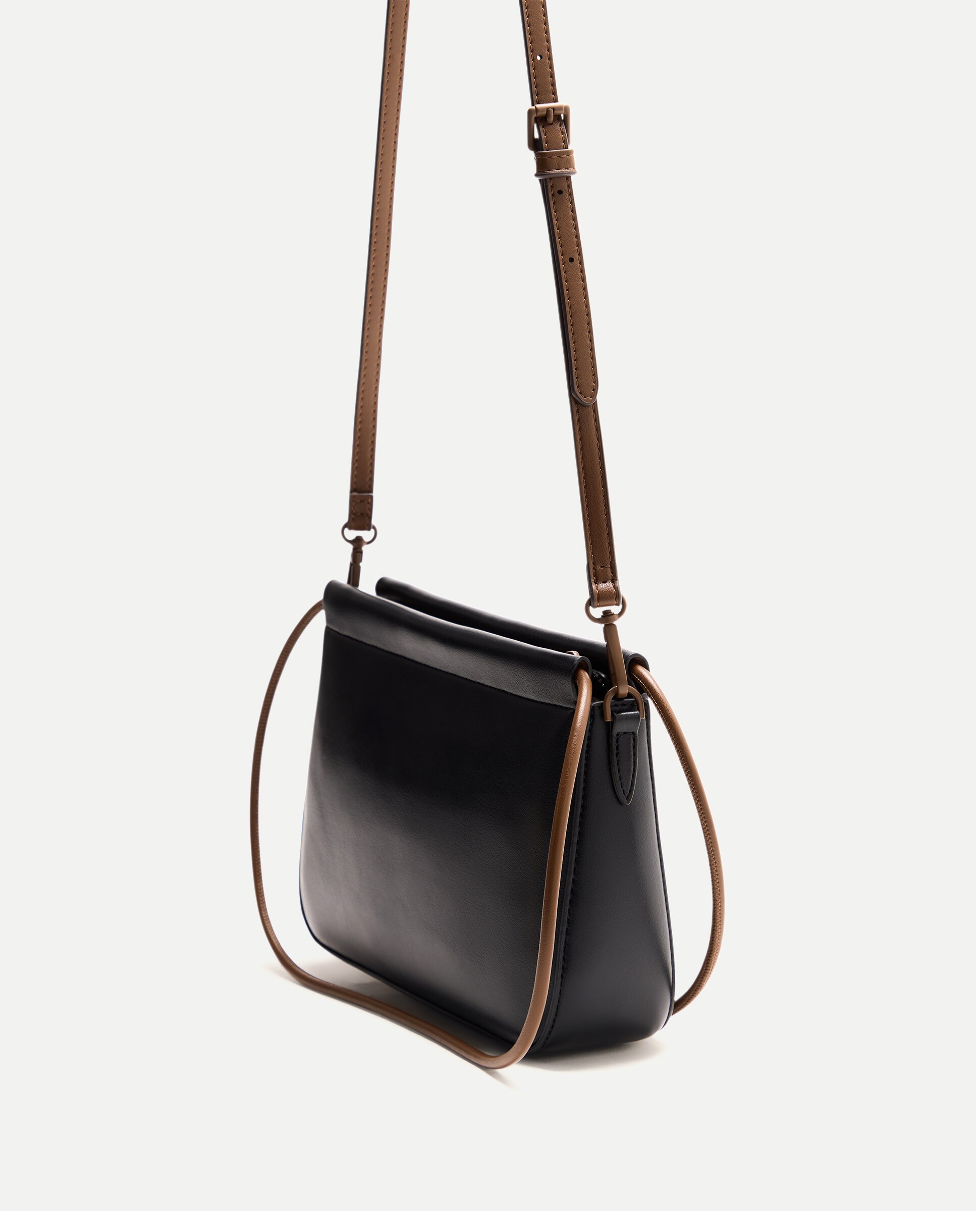 Mala Crossbody com Alça em Contraste Preto-3