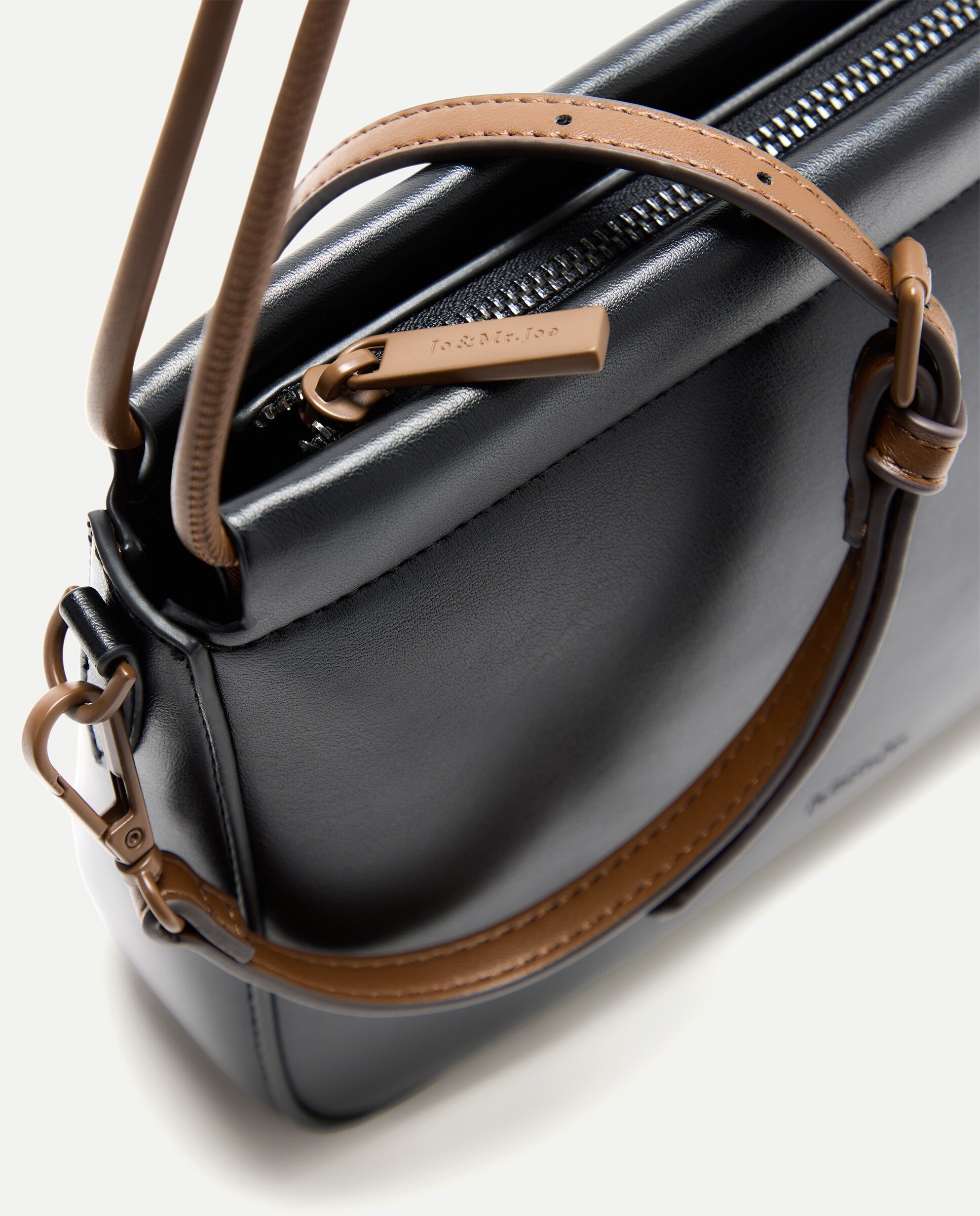 Mala Crossbody com Alça em Contraste Preto-5