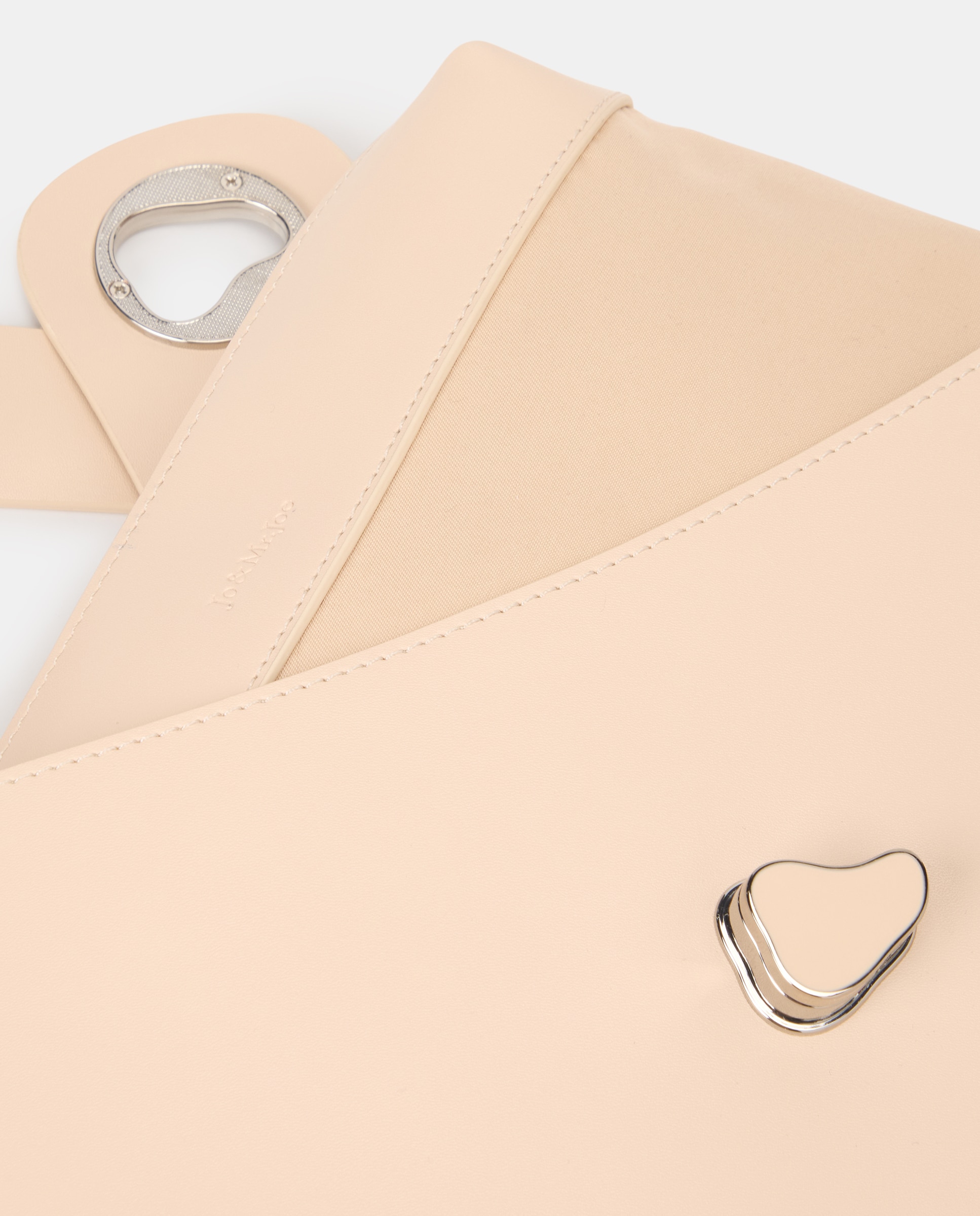 Mala Hobo com Detalhe de Fecho Branco-4