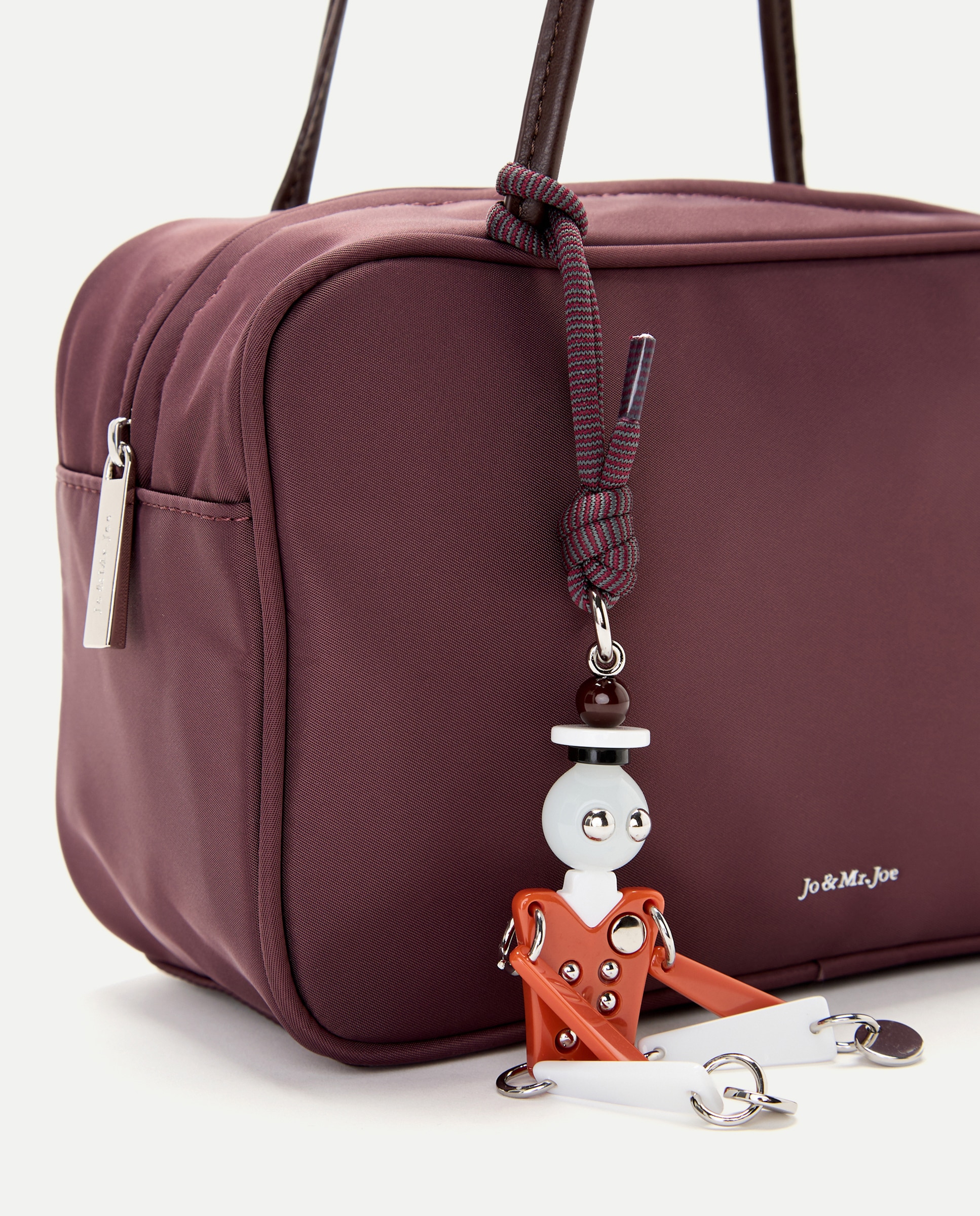 Bolso hobo de nylon con charm - Jo & Mr. Joe - Burdeos Burdeos-4