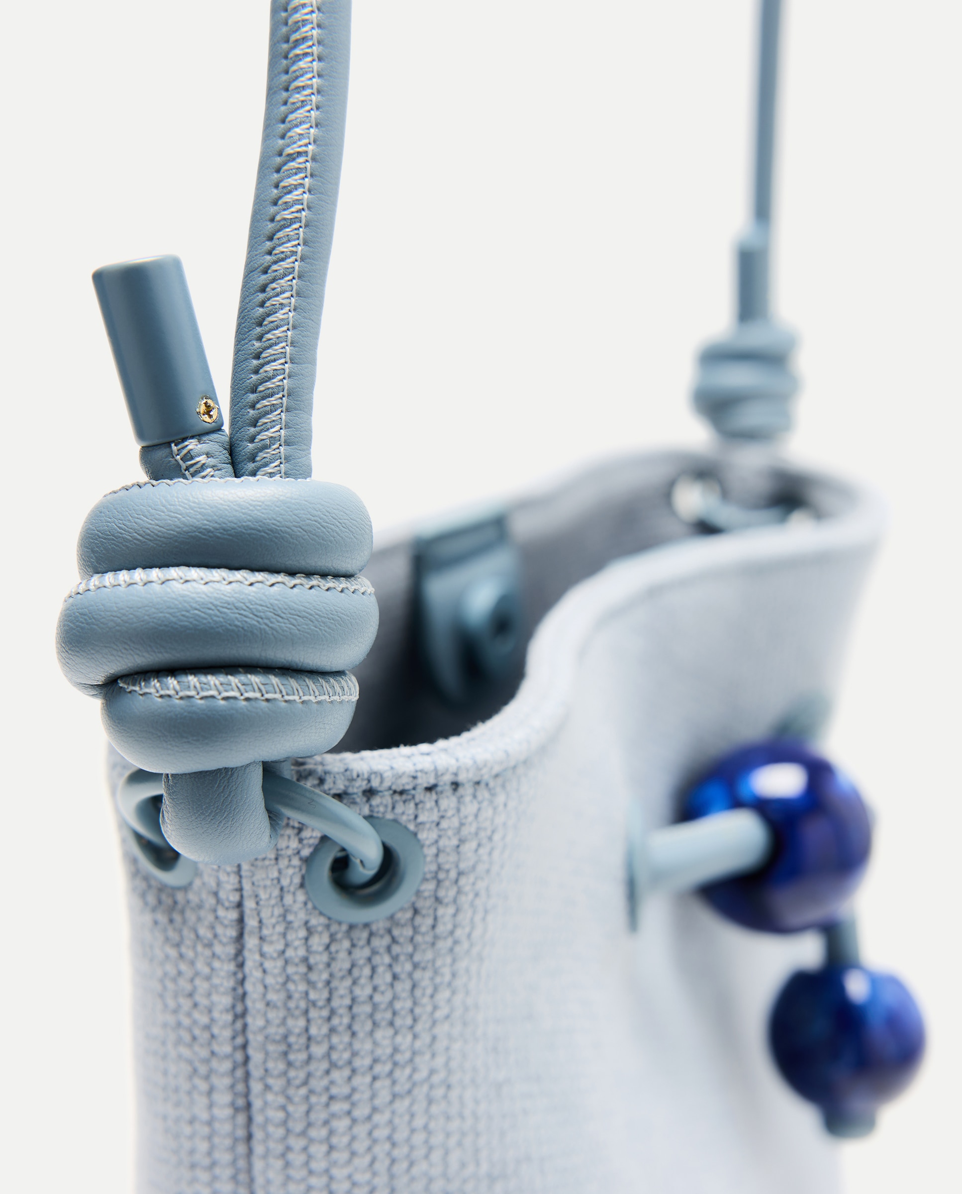 Mala de Ombro com Detalhe de Bolas 400 Azul-5