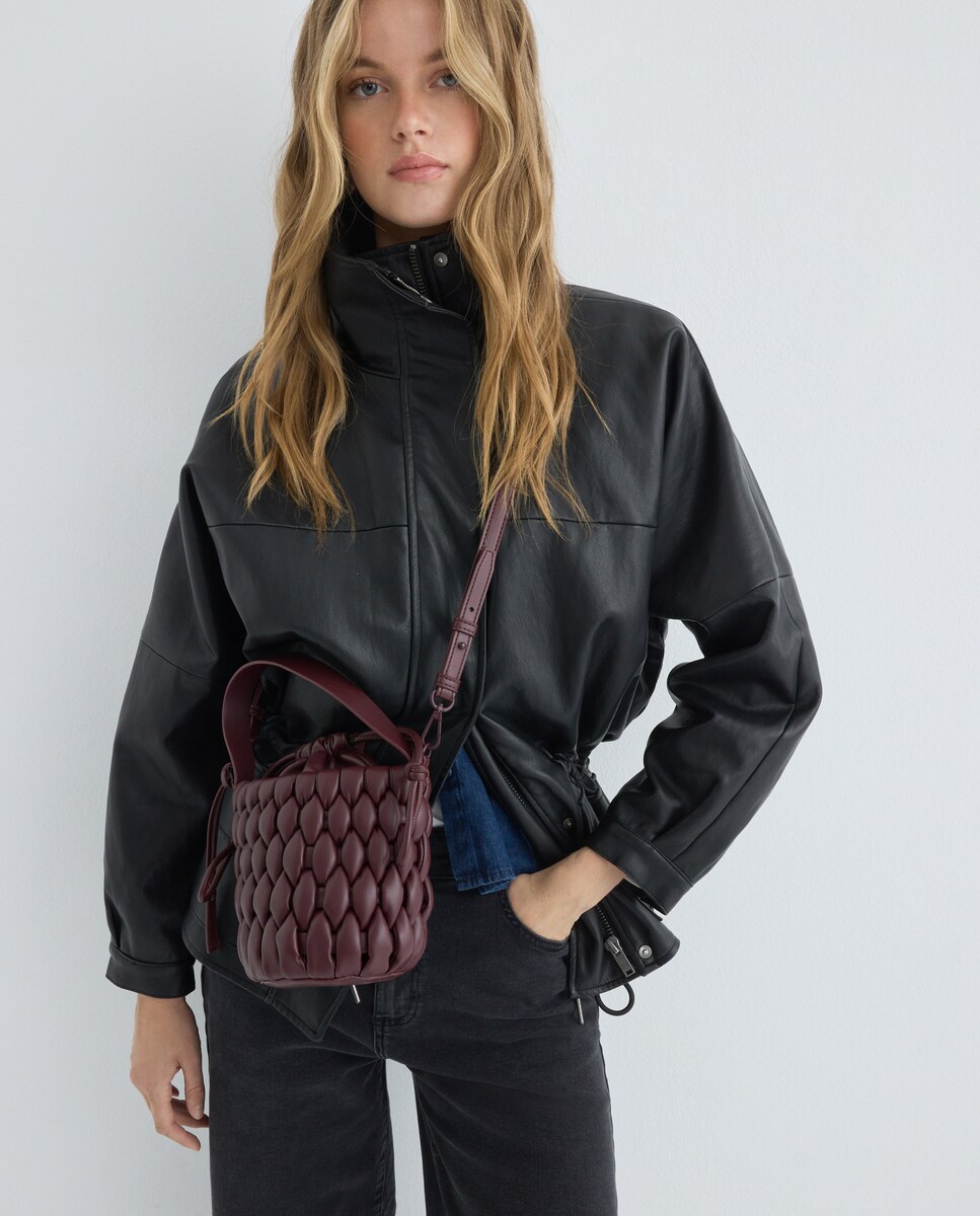 Mala Bucket Entrançada Bordeaux-4