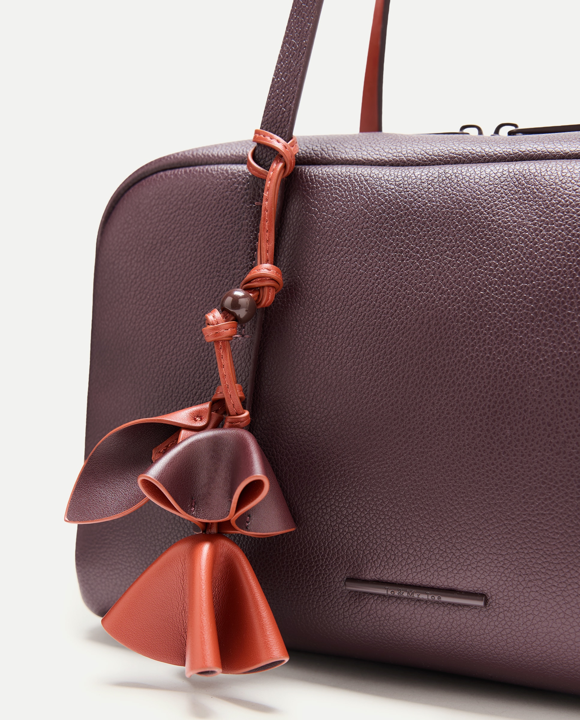Mala Tipo Bowling com Conta Floral Bordeaux-3