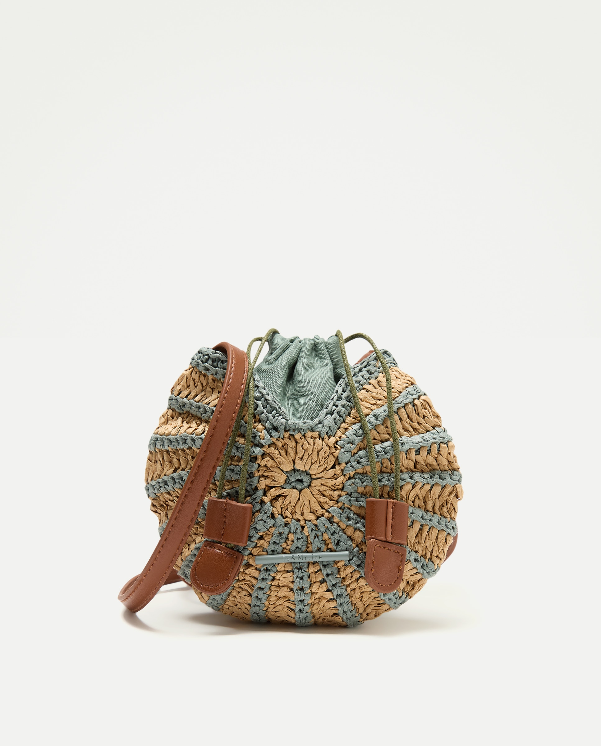 Imagem 0 de Porta-Moedas com Macramé de Concha e Alça Comprida