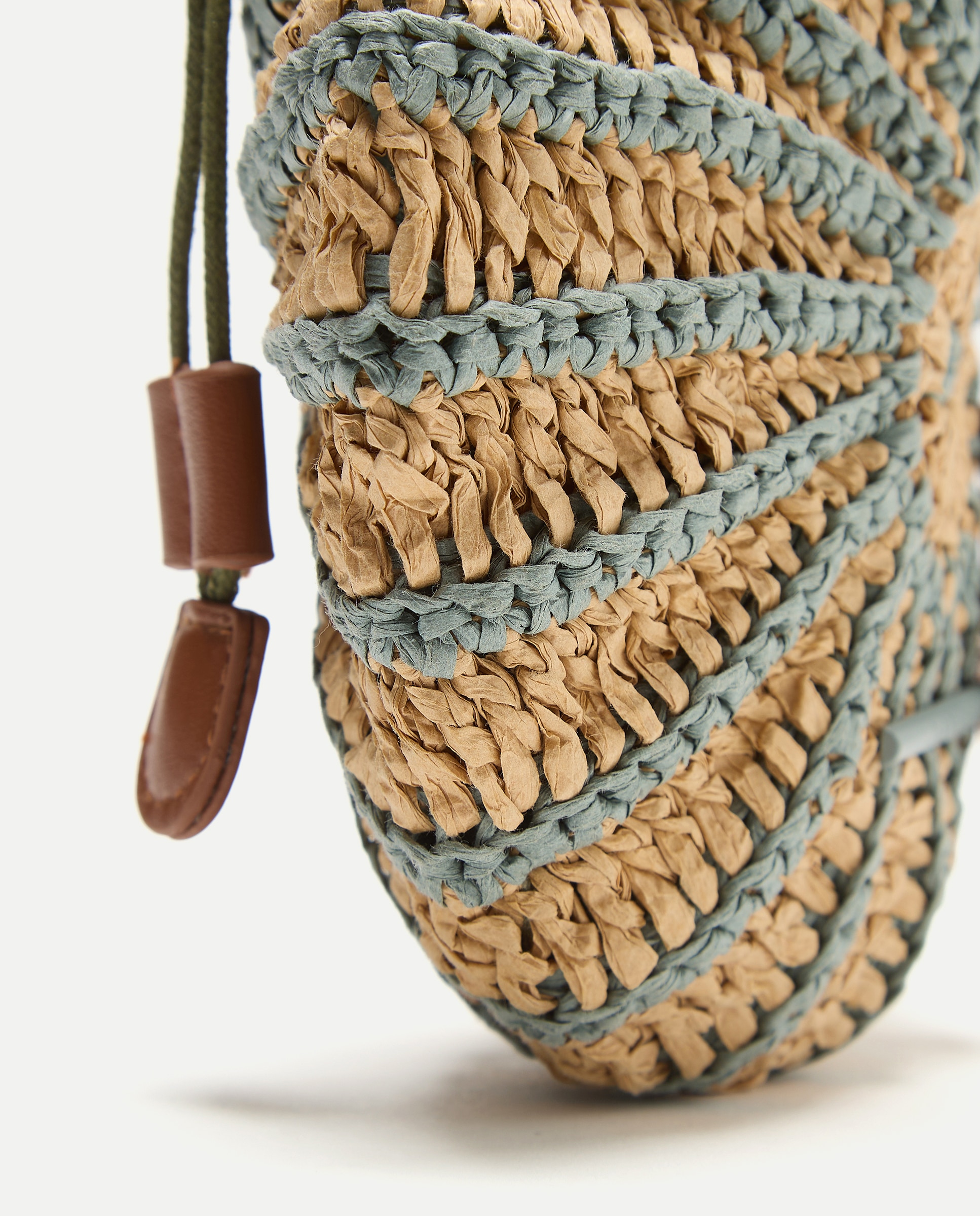 Porta-Moedas com Macramé de Concha e Alça Comprida 400 Azul-5