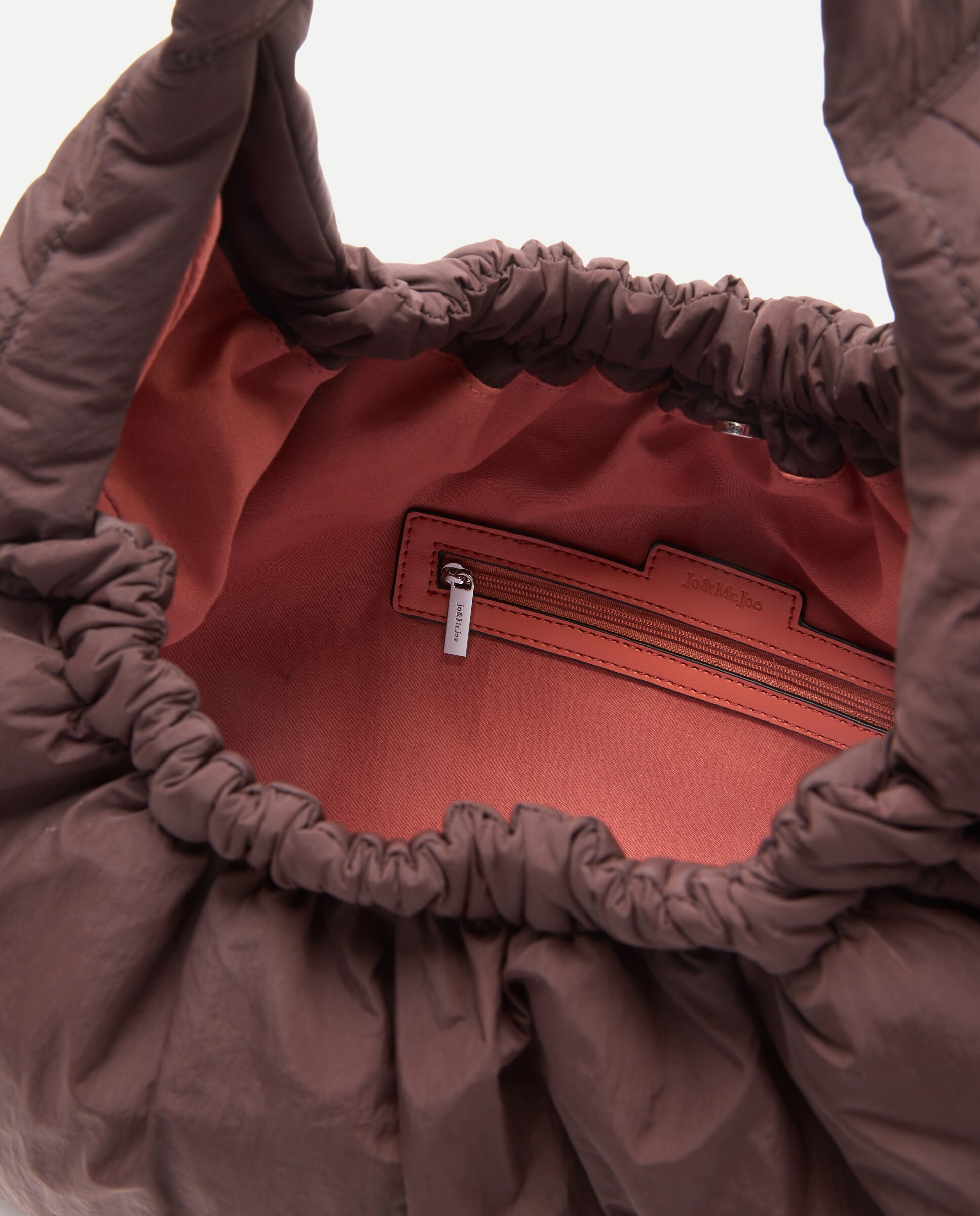 Bolso tipo weekend bag de nylon - Jo & Mr. Joe - Chocolate Chocolate-3