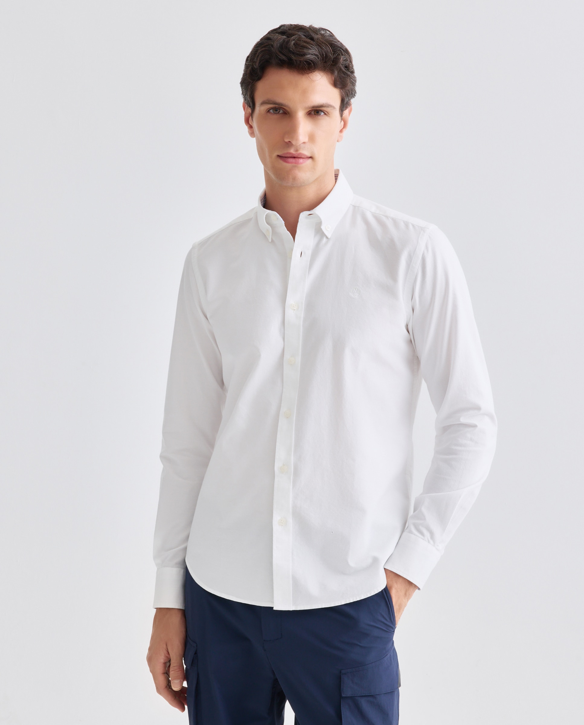 Imagem 0 de Camisa Oxford com Botão no Colarinho