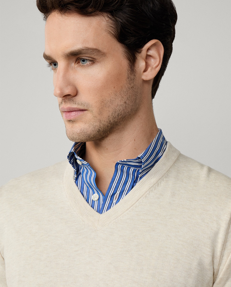 Camisola de Malha Lisa com Decote em Bico Bege-5