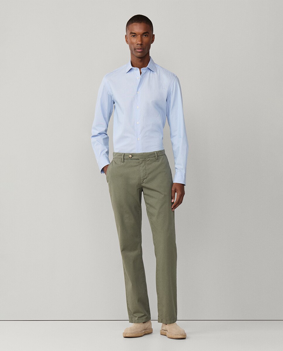 Imagem 0 de Calças Chino Classic Fit com Algodão Elástico