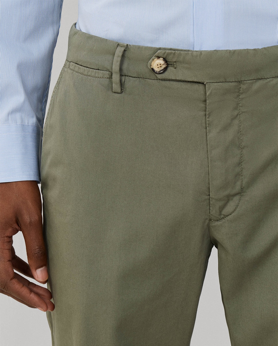 Calças Chino Classic Fit com Algodão Elástico Verde-4