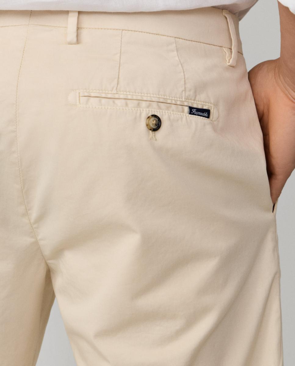 Bermudas Lisas em Algodão Elástico Bege-3