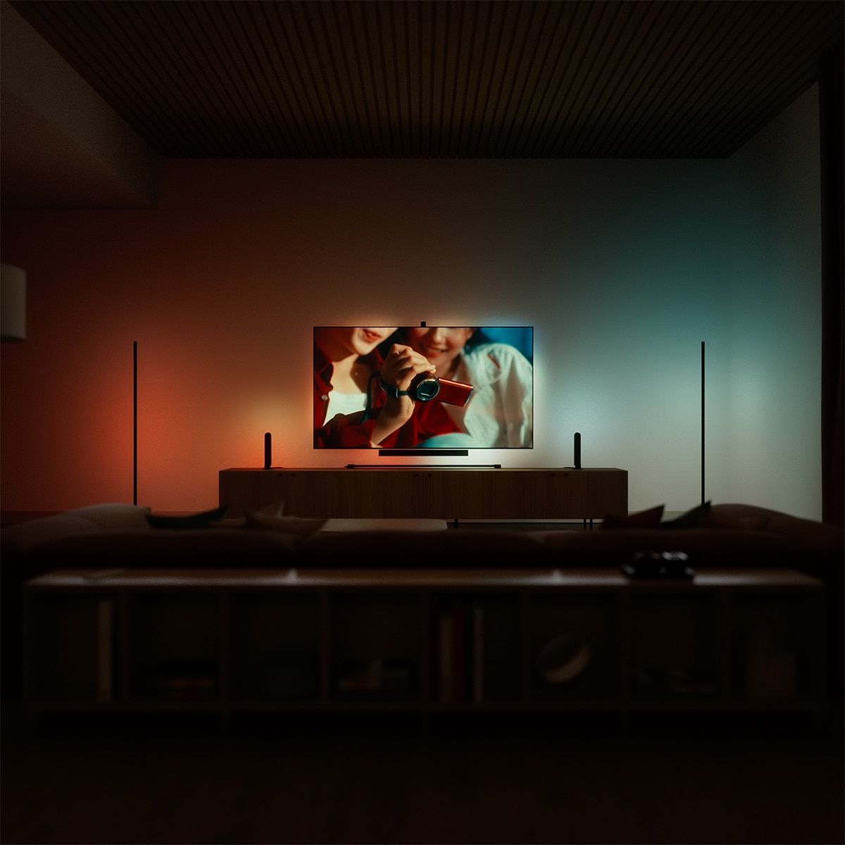Tira Led Philips Hue Play gradient para TV 55-65'', sincroniza con TV, control por App y Voz, compatible con Alexa, Apple y Google Home 4